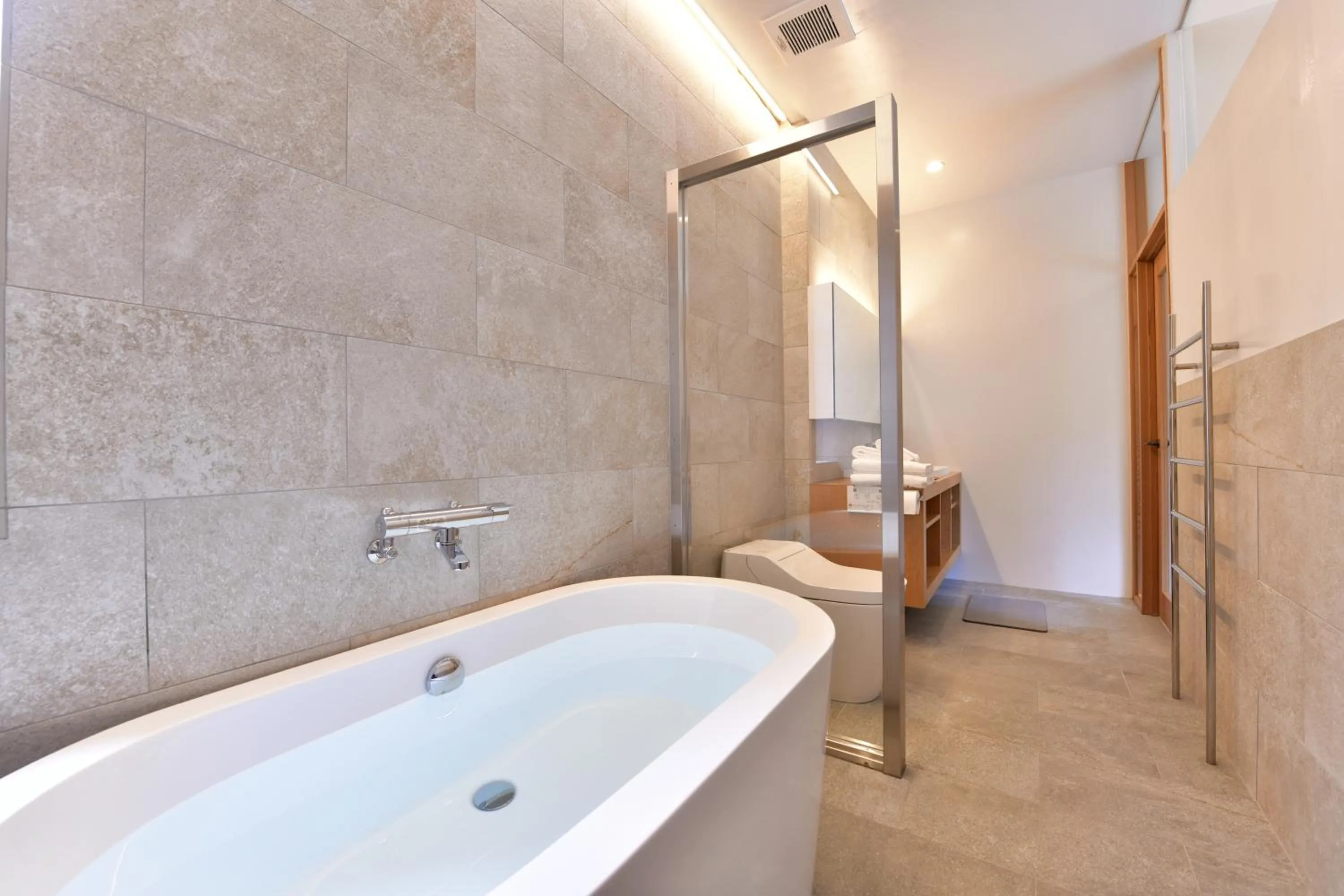 Shower in kānusuba zamami