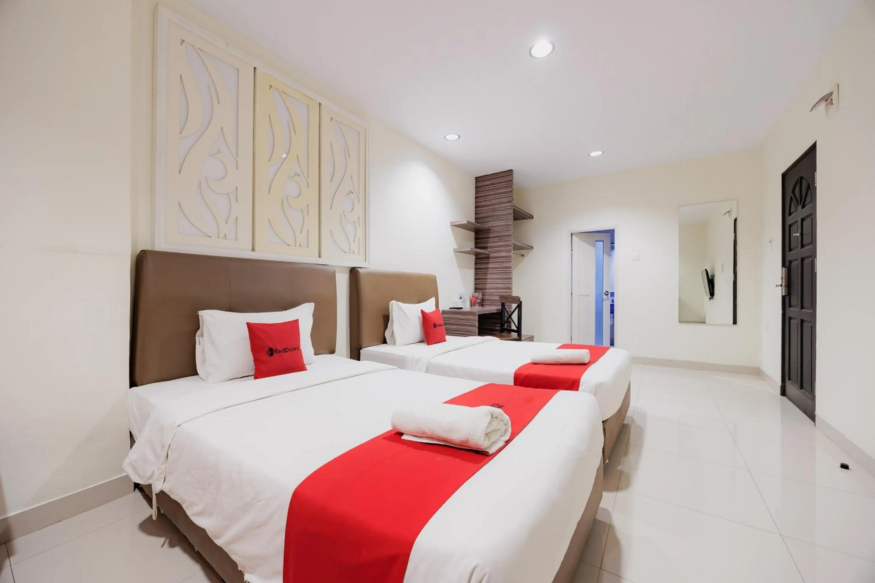 Bedroom in RedDoorz Plus near Ferry Terminal Batam Center