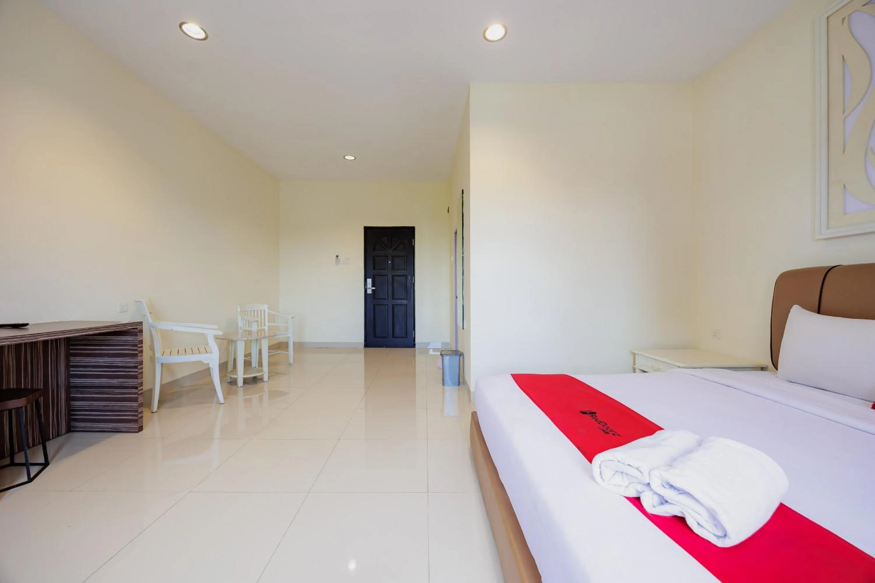 Bedroom in RedDoorz Plus near Ferry Terminal Batam Center