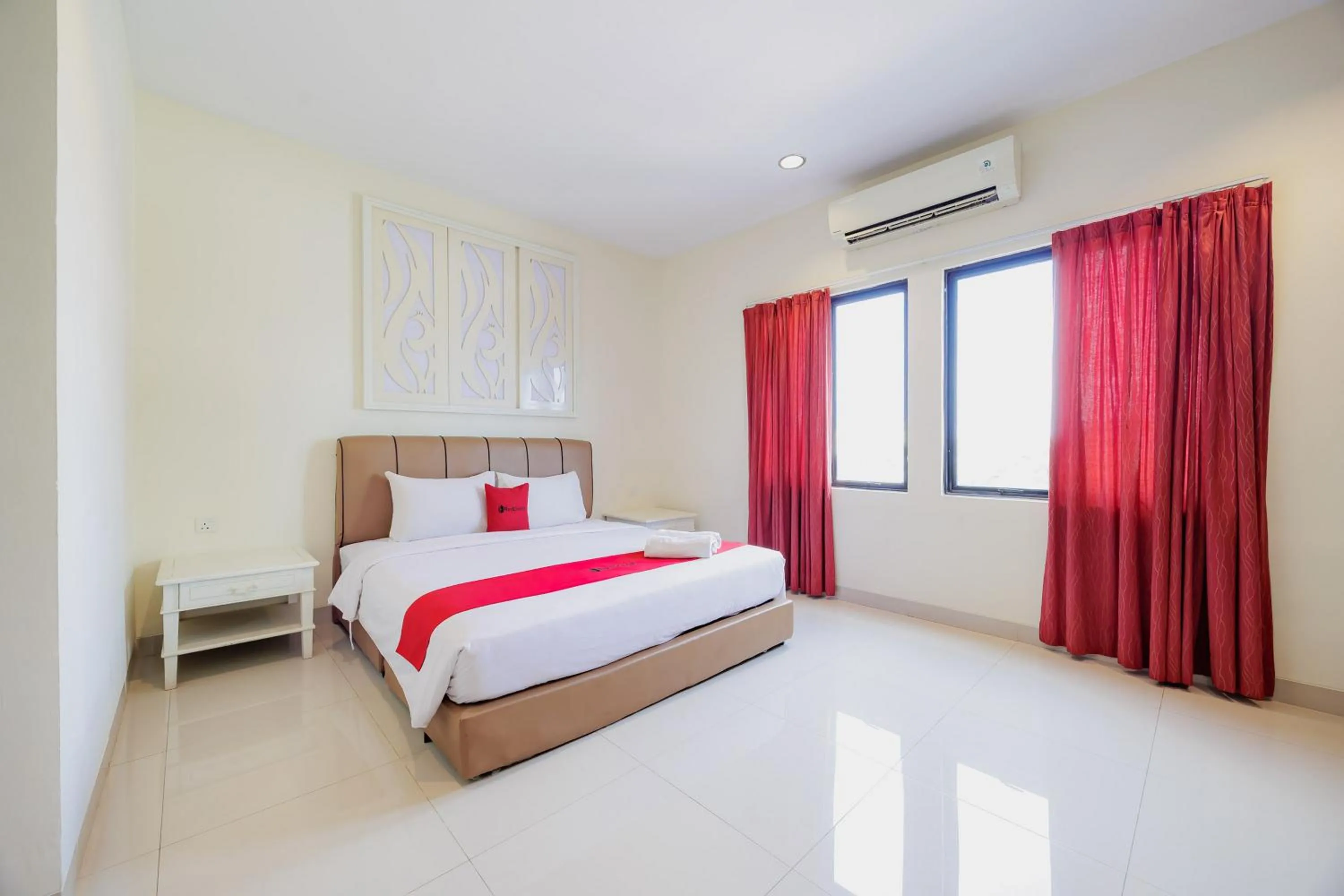 Bedroom in RedDoorz Plus near Ferry Terminal Batam Center