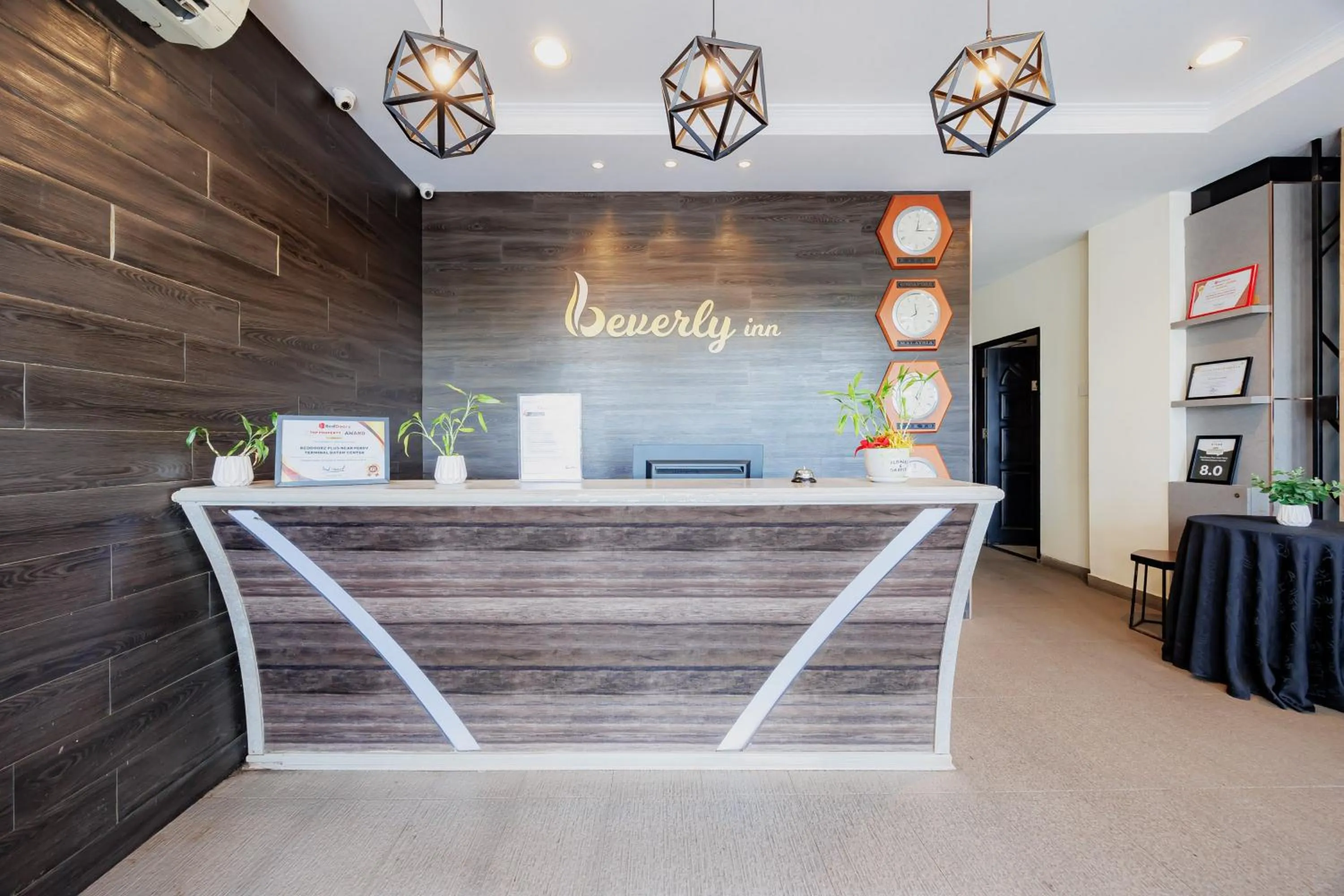 Lobby or reception in RedDoorz Plus near Ferry Terminal Batam Center