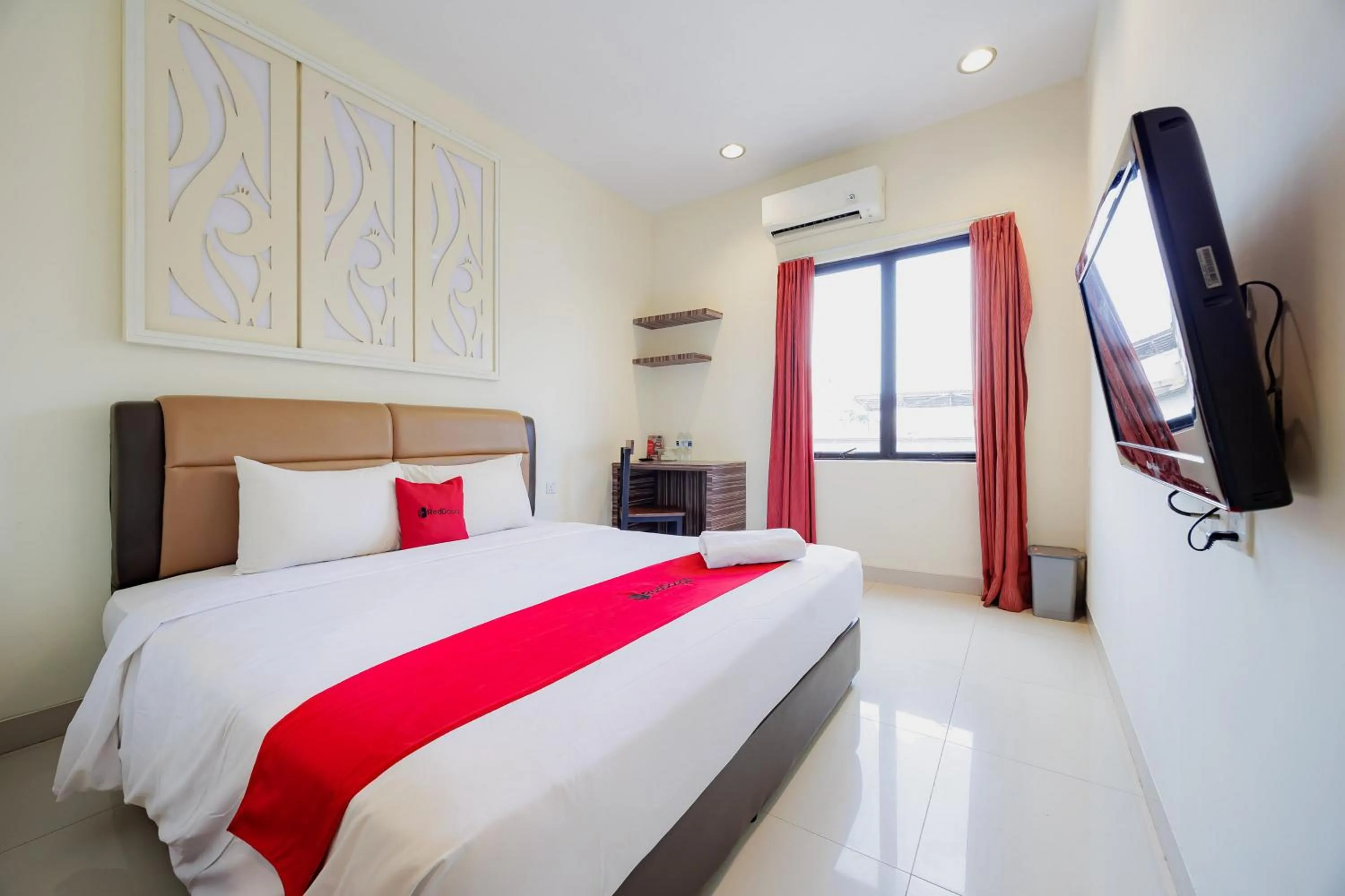 Bedroom in RedDoorz Plus near Ferry Terminal Batam Center
