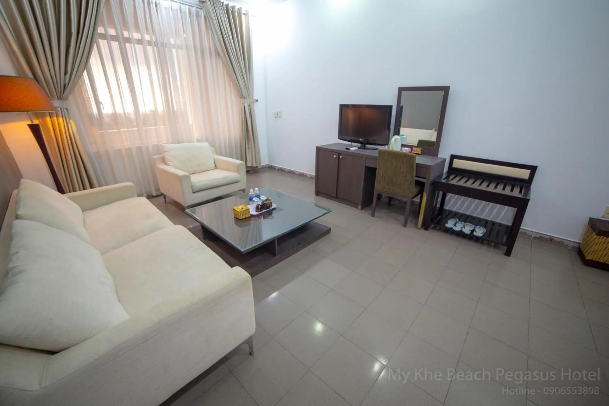 Living room in My Khe 2 Da Nang Seafront Hotel