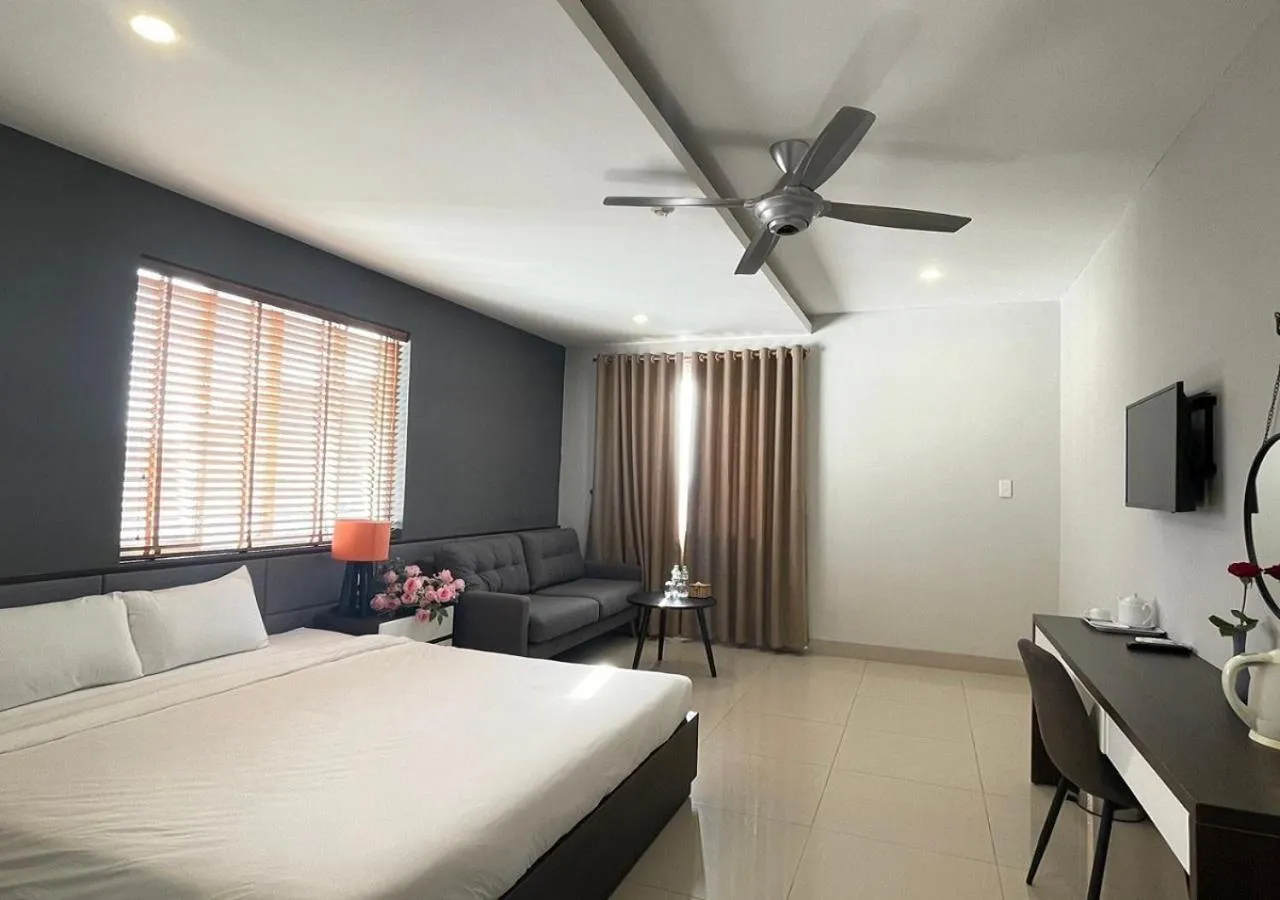 Bedroom, Bed in My Khe 2 Da Nang Seafront Hotel