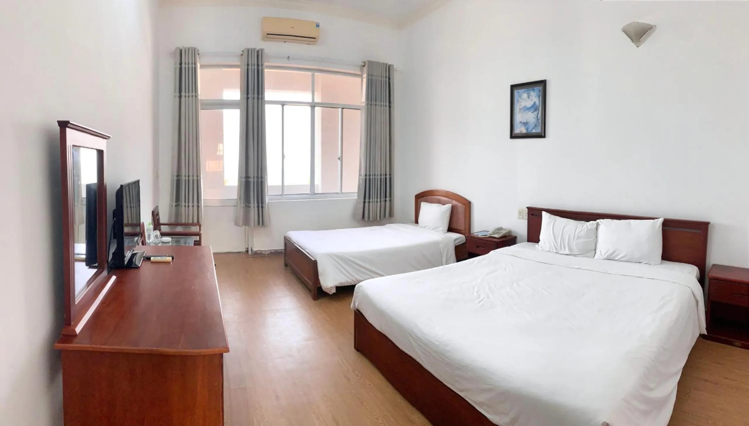 Bed in My Khe 2 Da Nang Seafront Hotel