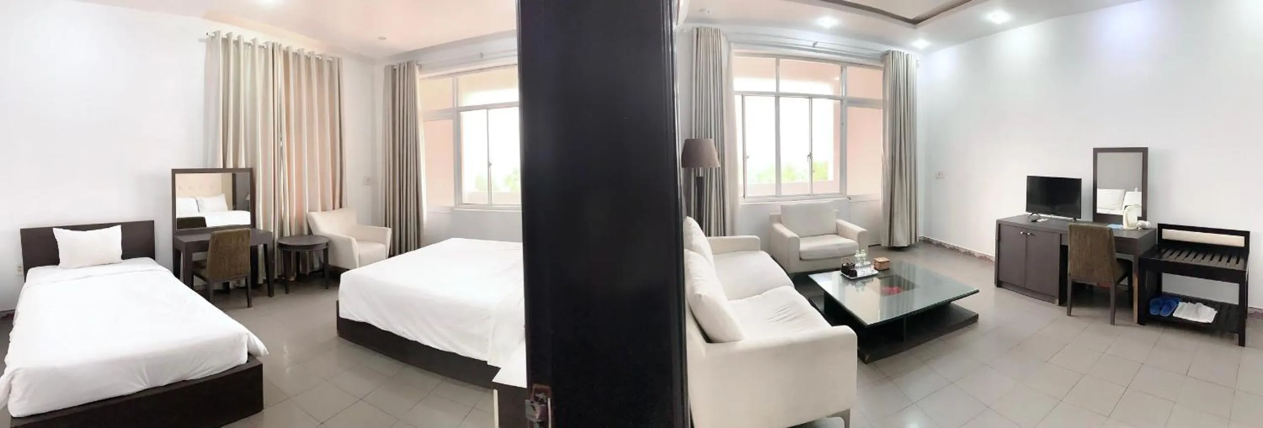 Photo of the whole room, Bed in My Khe 2 Da Nang Seafront Hotel