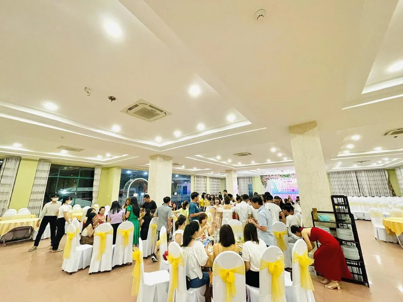 Restaurant/places to eat in My Khe 2 Da Nang Seafront Hotel