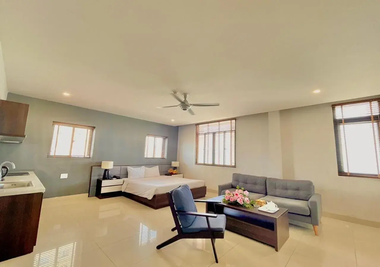 King Suite with Sea View in My Khe 2 Da Nang Seafront Hotel King Suite with Sea View in My Khe 2 Da Nang Seafront Hotel