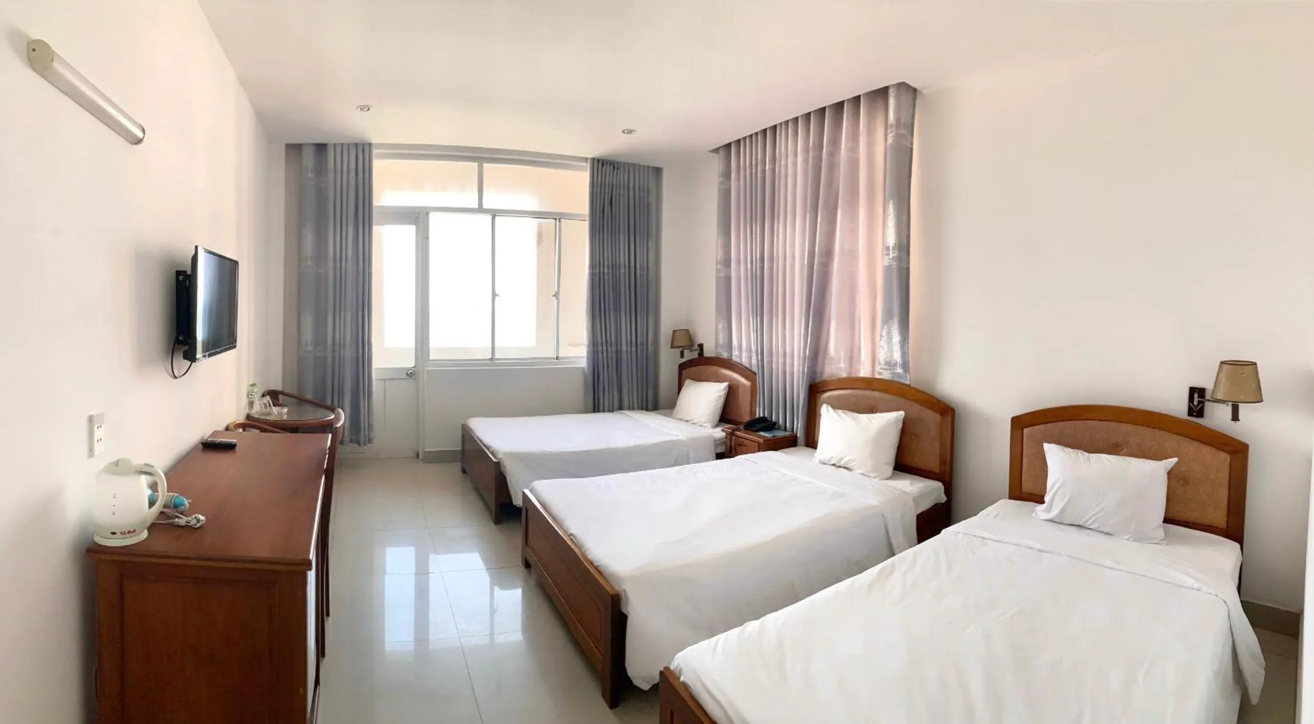 Bed in My Khe 2 Da Nang Seafront Hotel