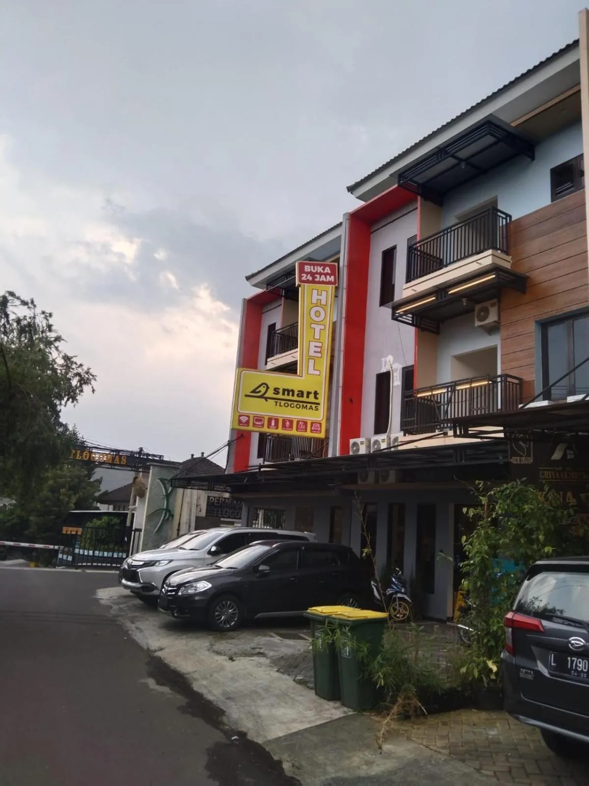 Property building in Smart Tlogomas Syariah