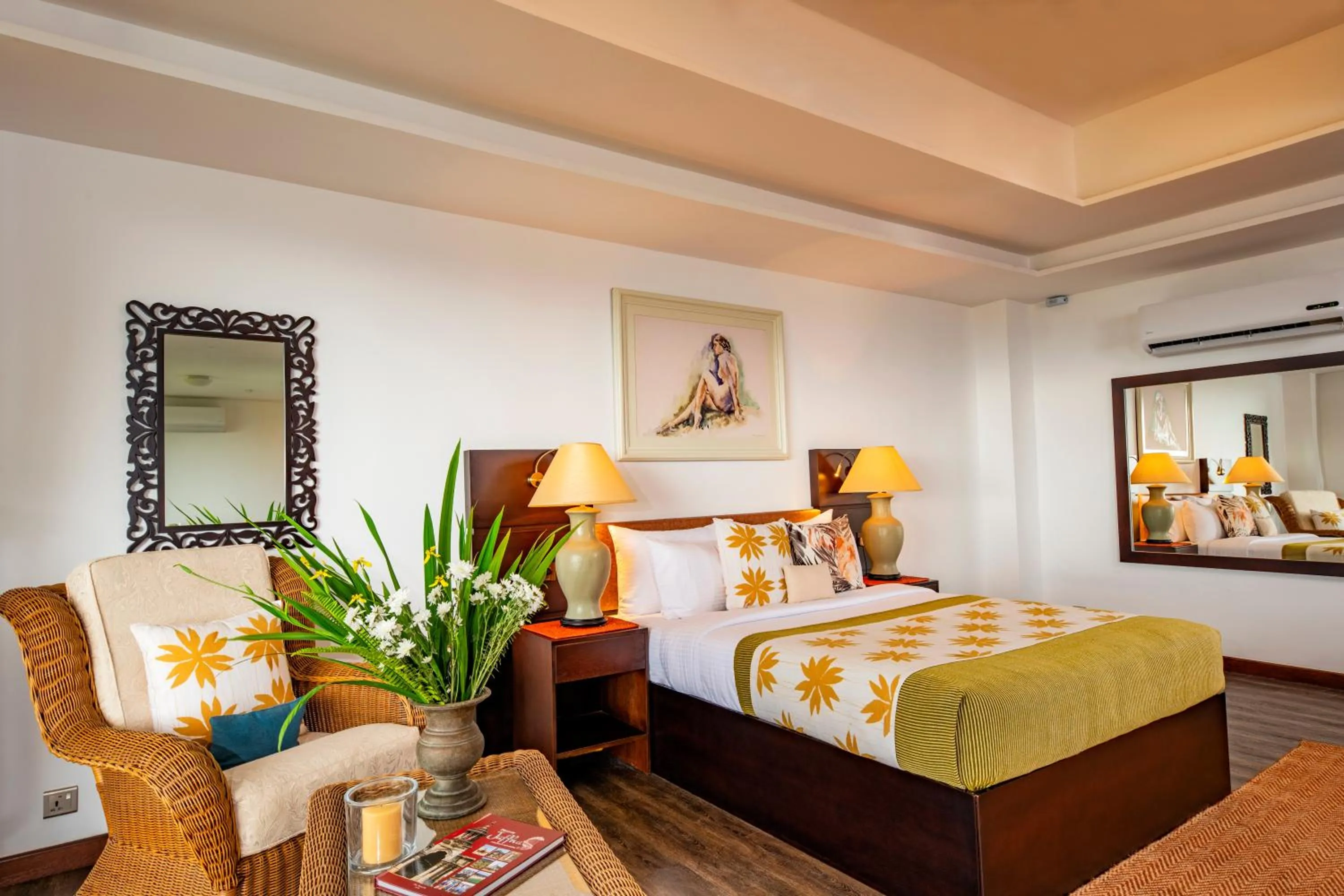 Bed in Fox Kandy by Fox Resorts - Luxury in the Mist