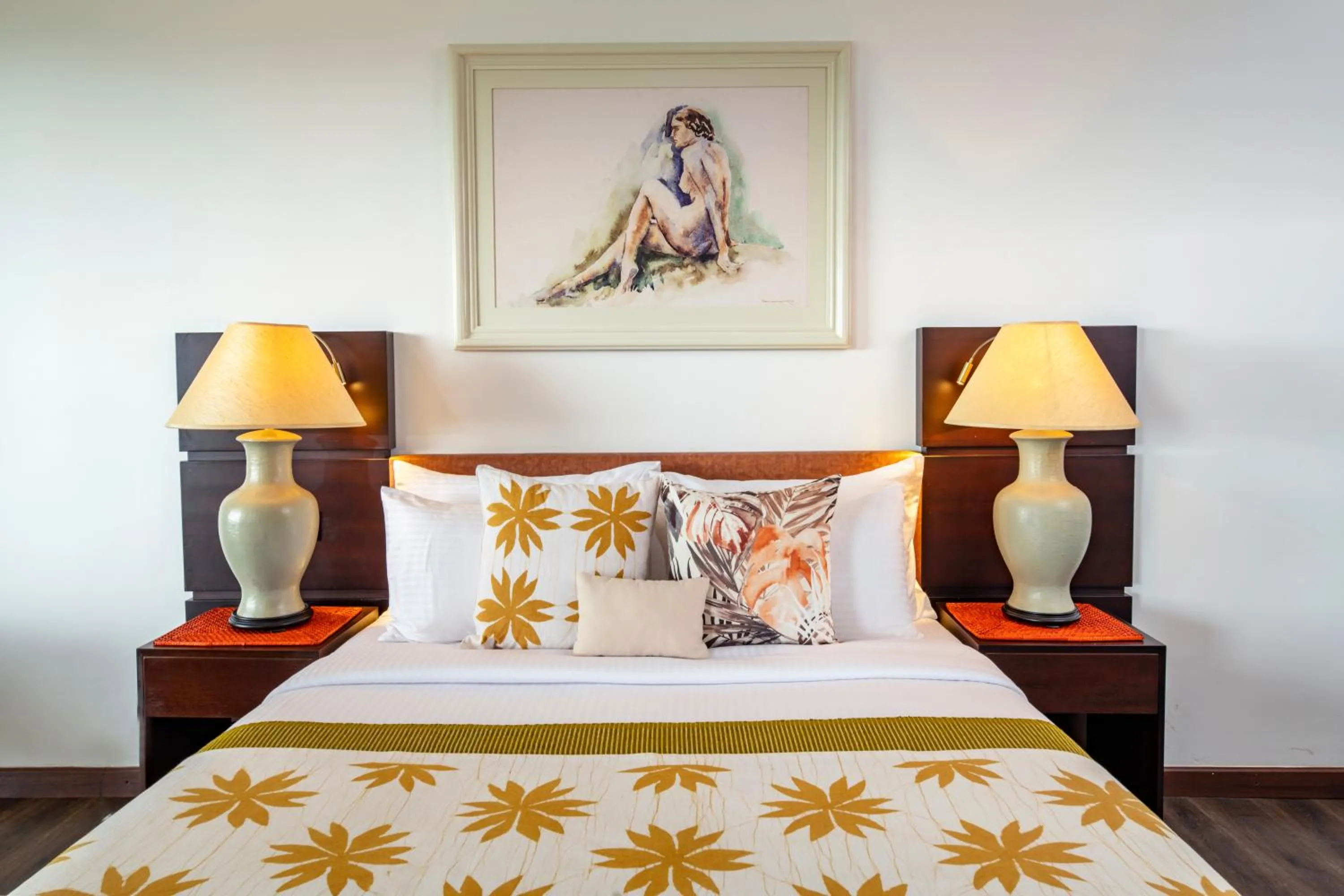 Bed in Fox Kandy by Fox Resorts - Luxury in the Mist