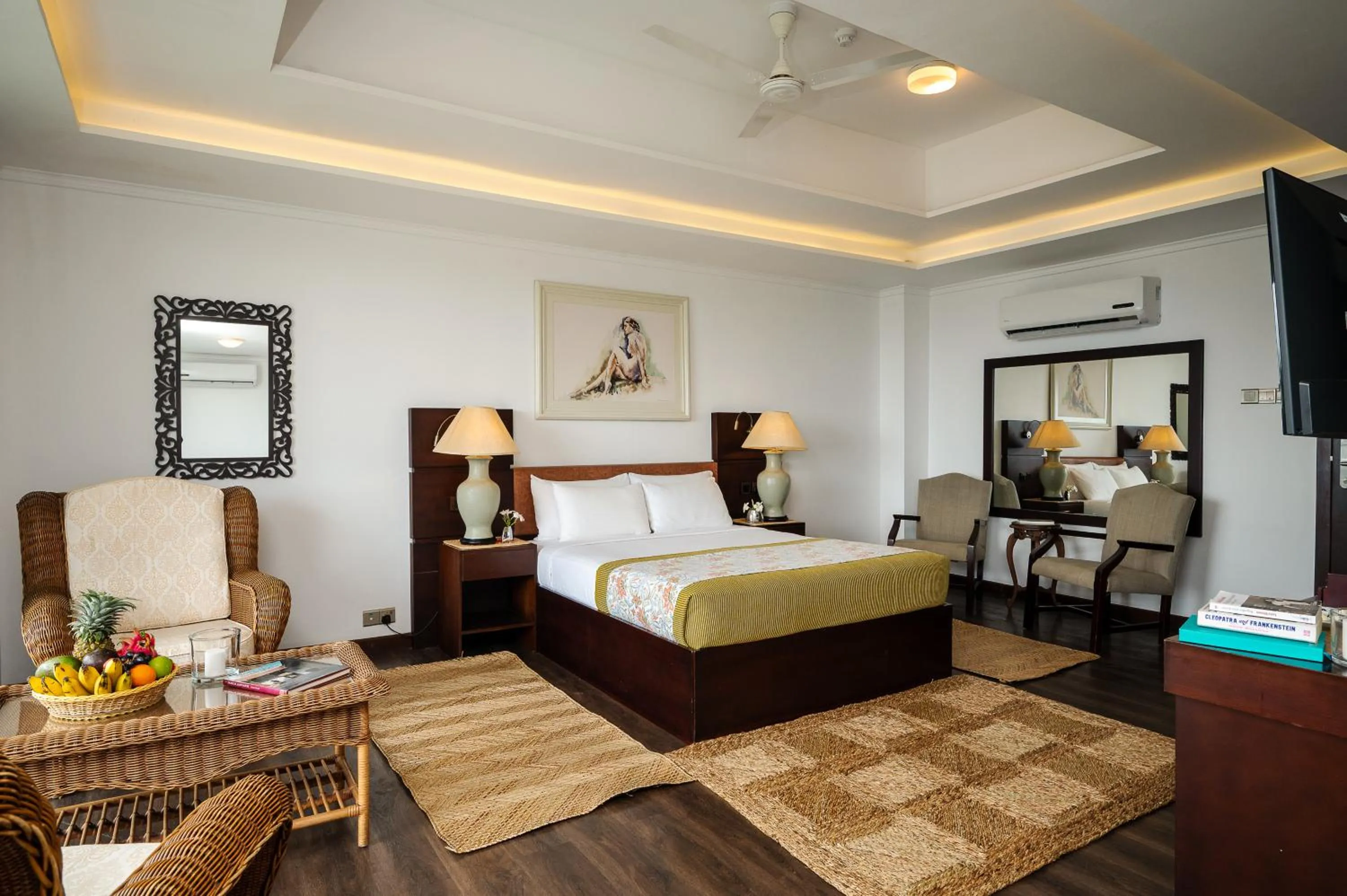 Bed in Fox Kandy by Fox Resorts - Luxury in the Mist