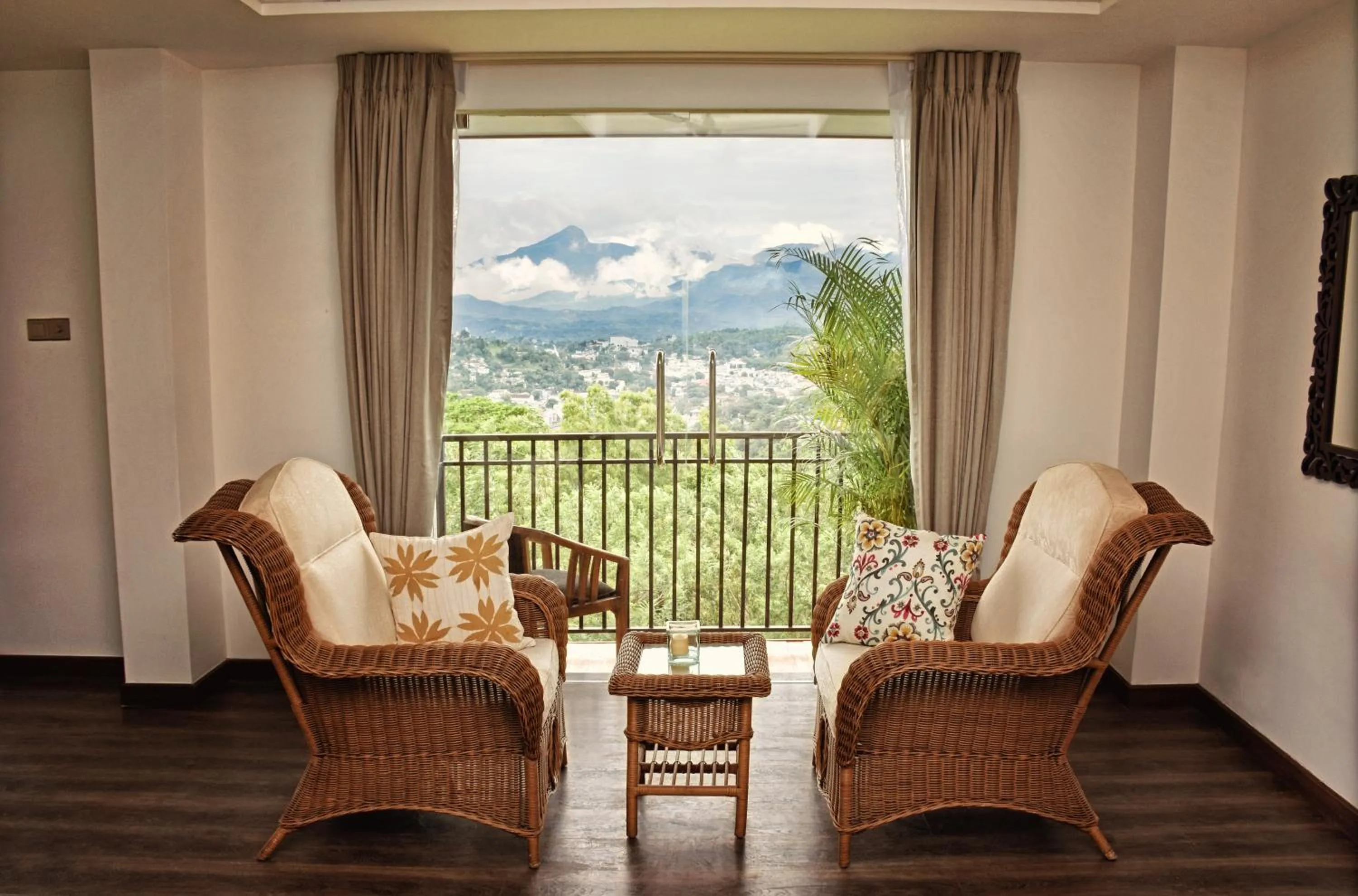 Day in Fox Kandy by Fox Resorts - Luxury in the Mist