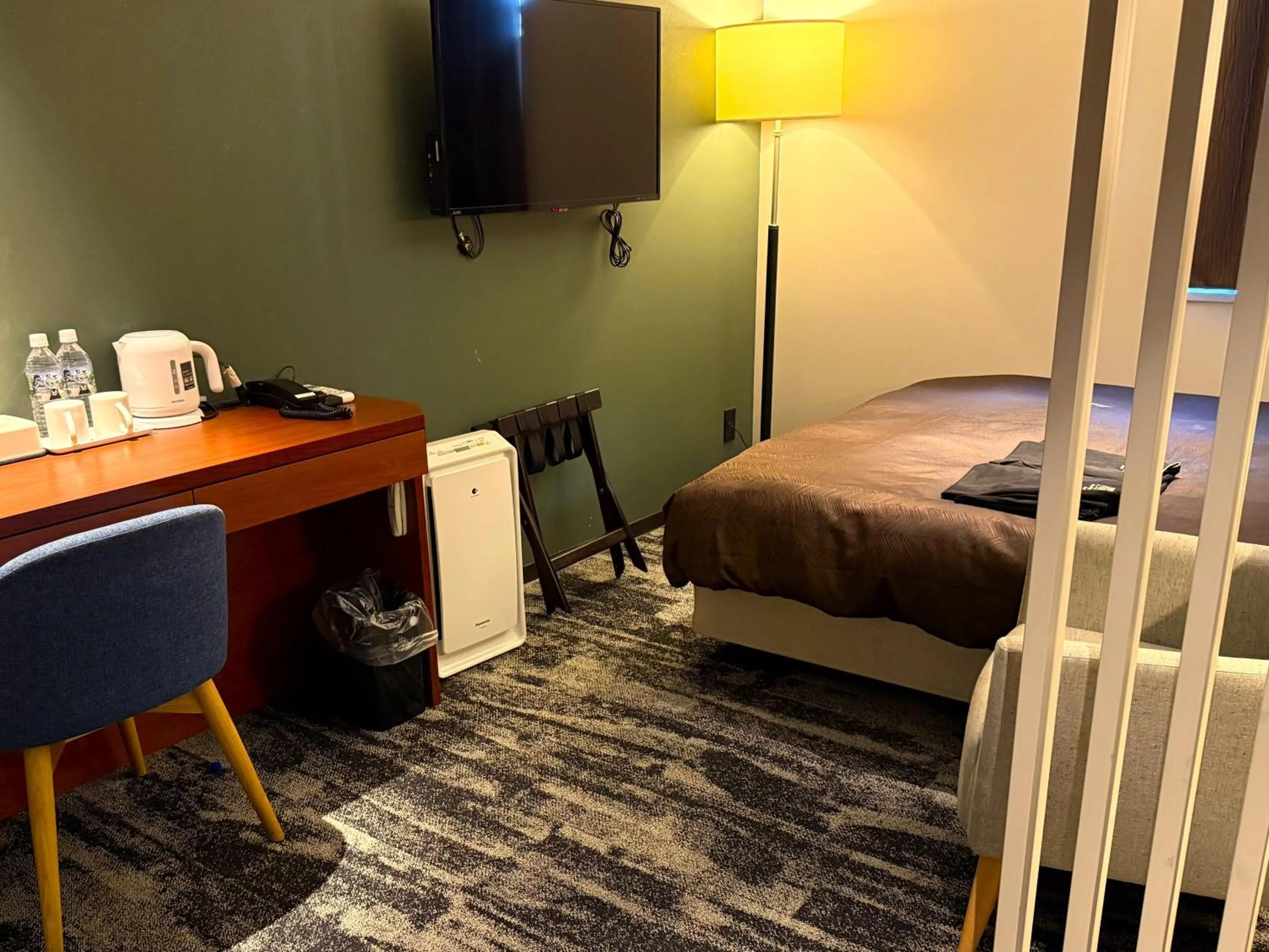 Photo of the whole room, Bed in Place Hotel Ascot