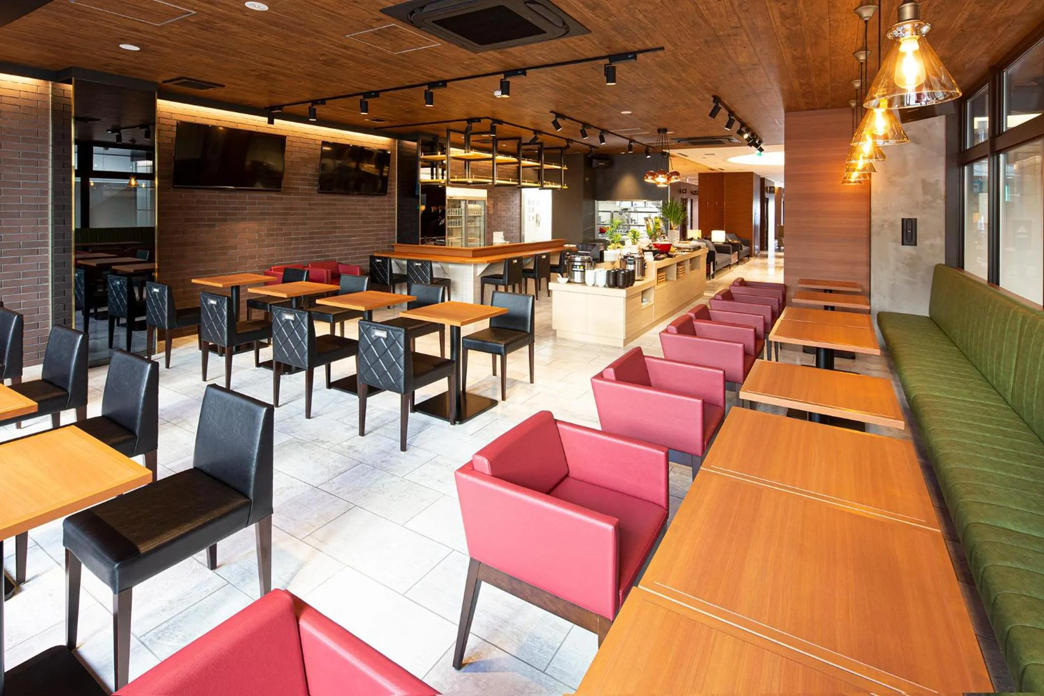 Restaurant/places to eat in Place Hotel Ascot