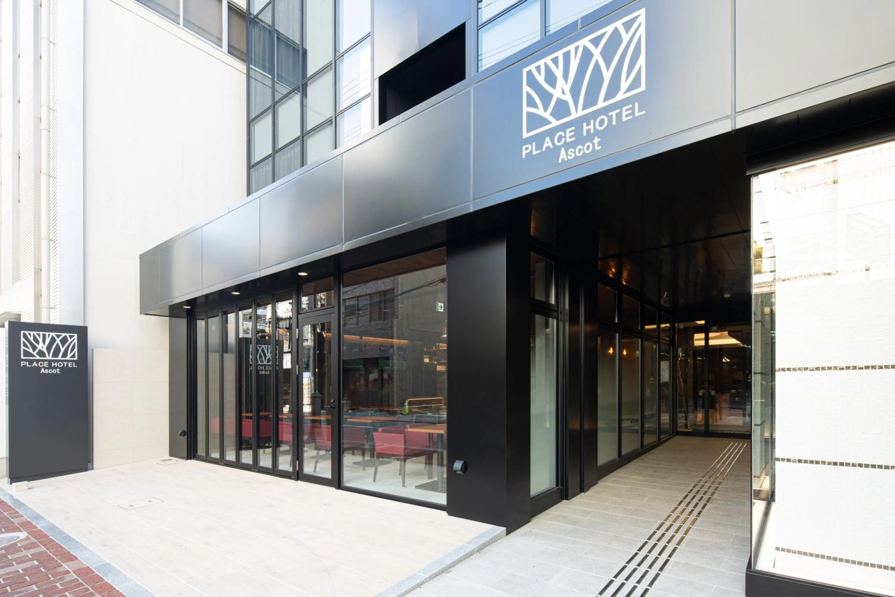 Facade/entrance in Place Hotel Ascot