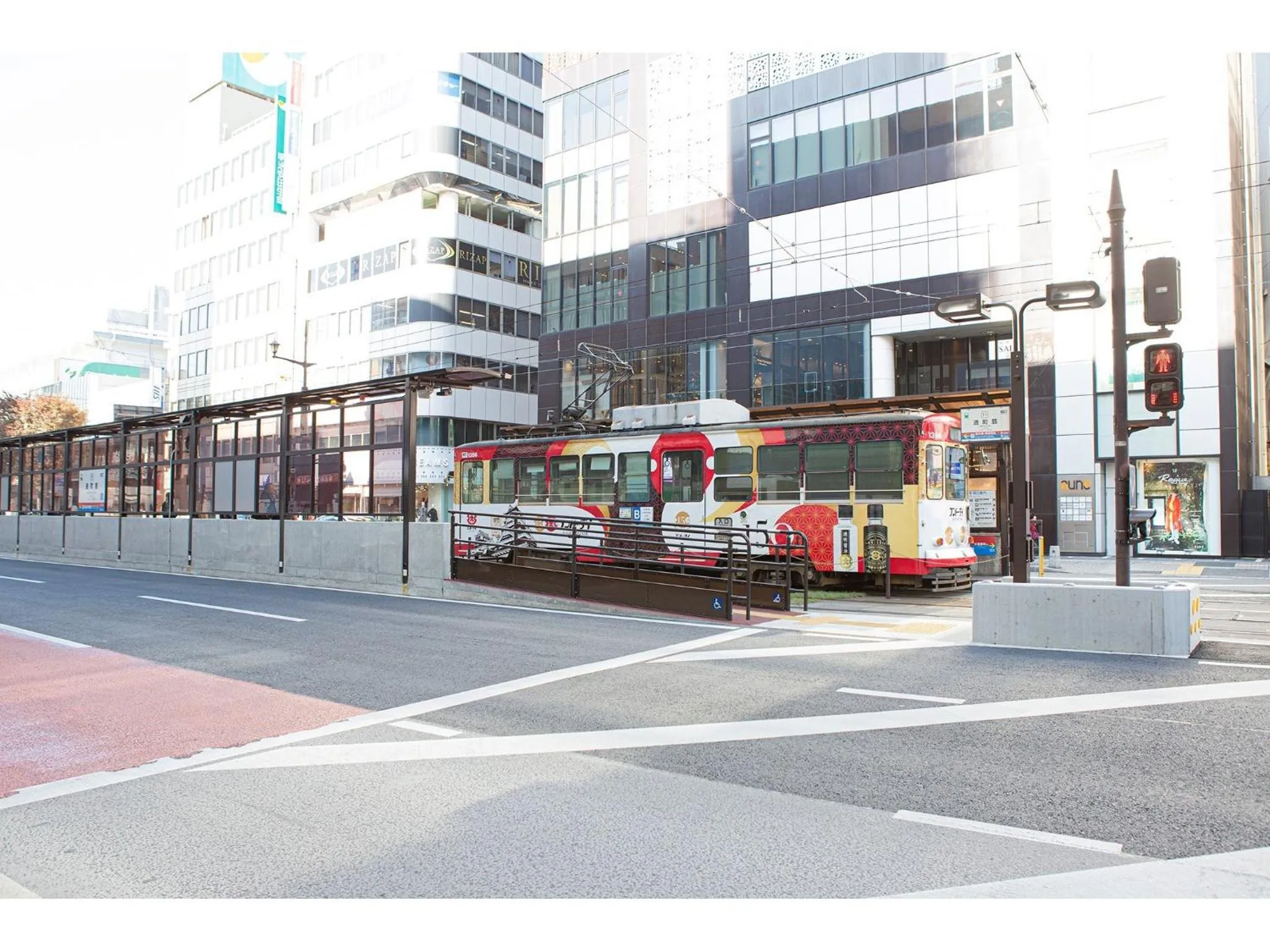 Nearby landmark in Place Hotel Ascot