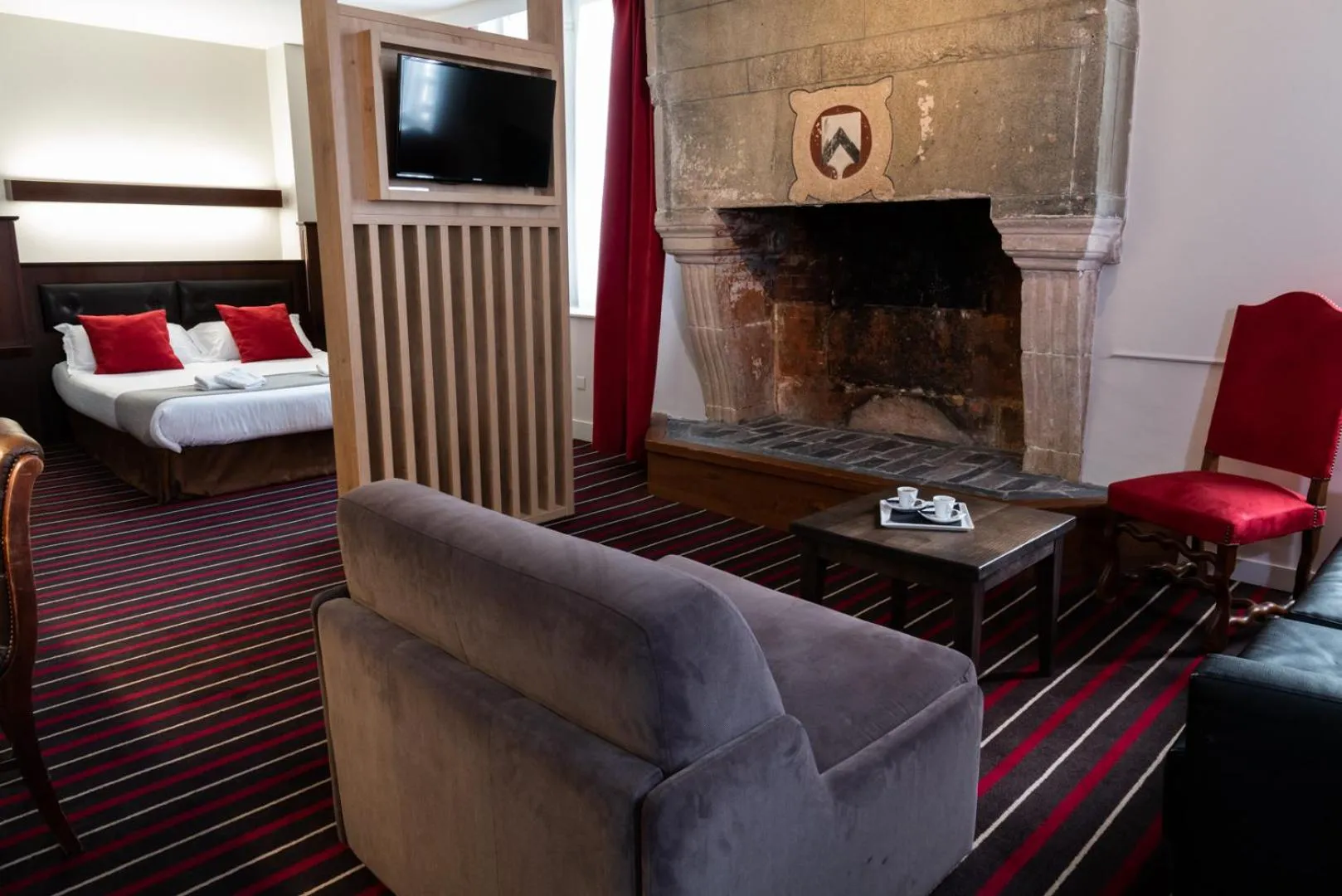 Seating area, Bed in Hotel De L'univers