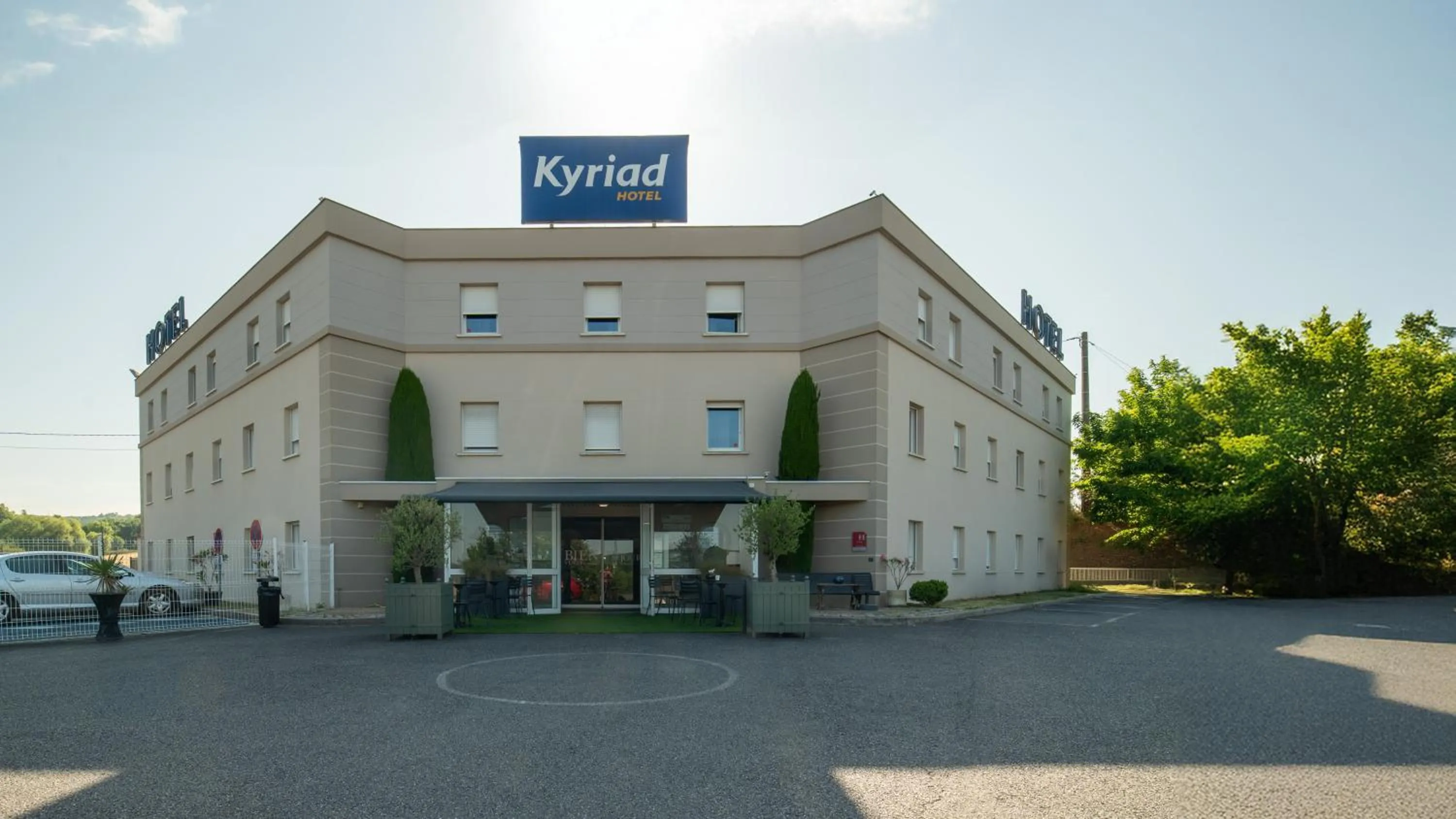 Property building in Hôtel Kyriad Brive Ouest