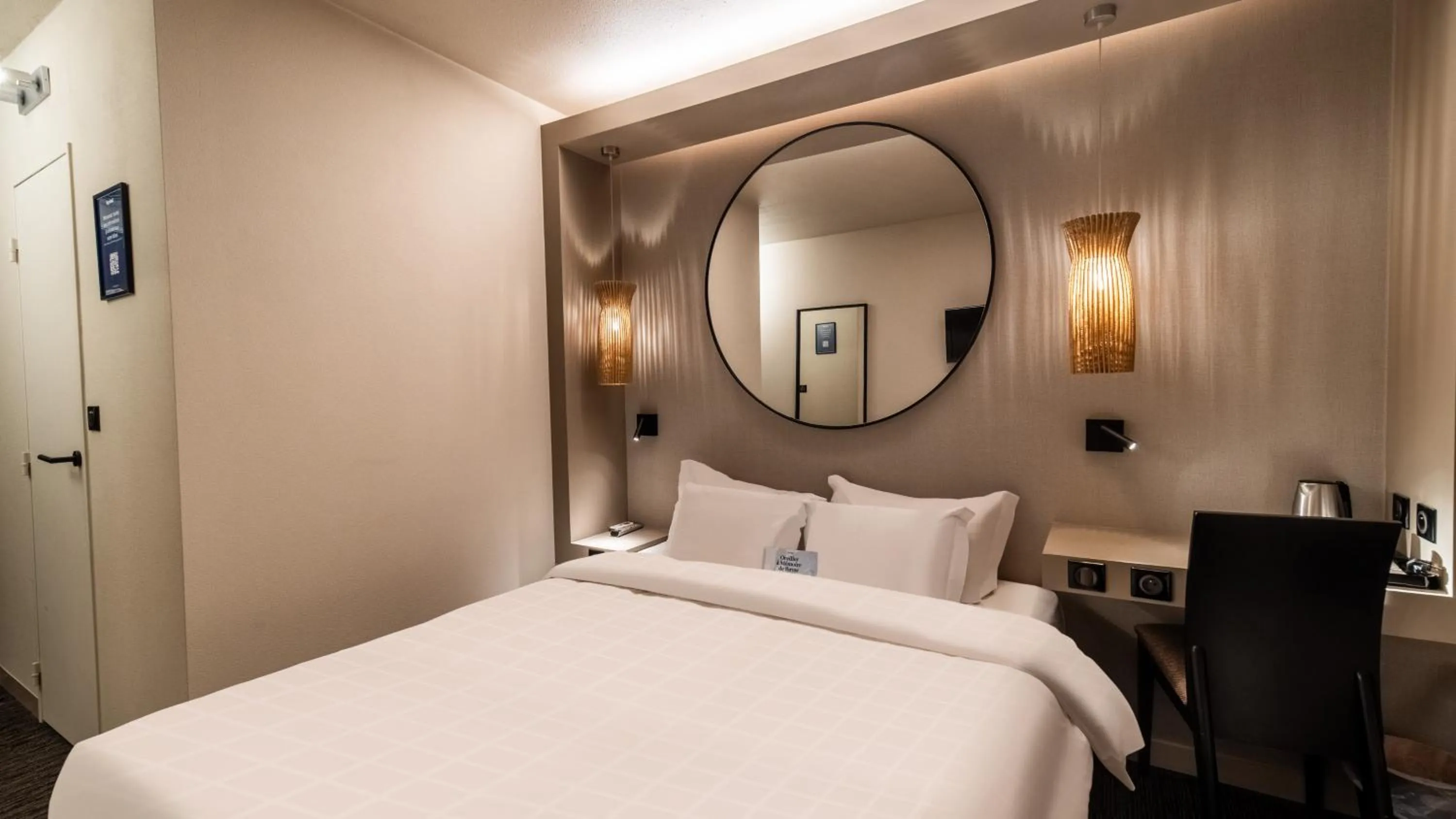 Bedroom, Bed in Hôtel Kyriad Brive Ouest