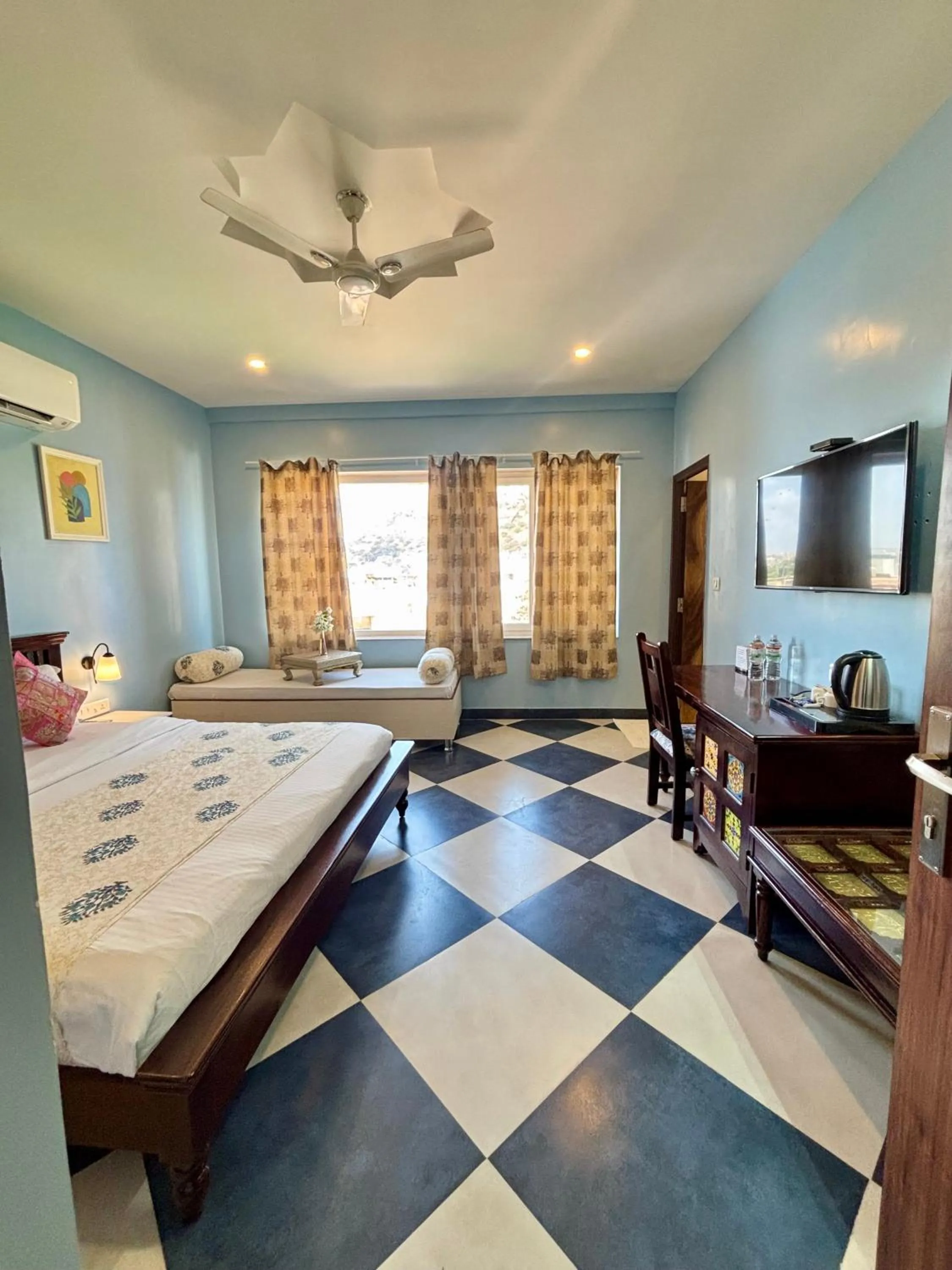 Bedroom, Bed in Kankariya Heritage