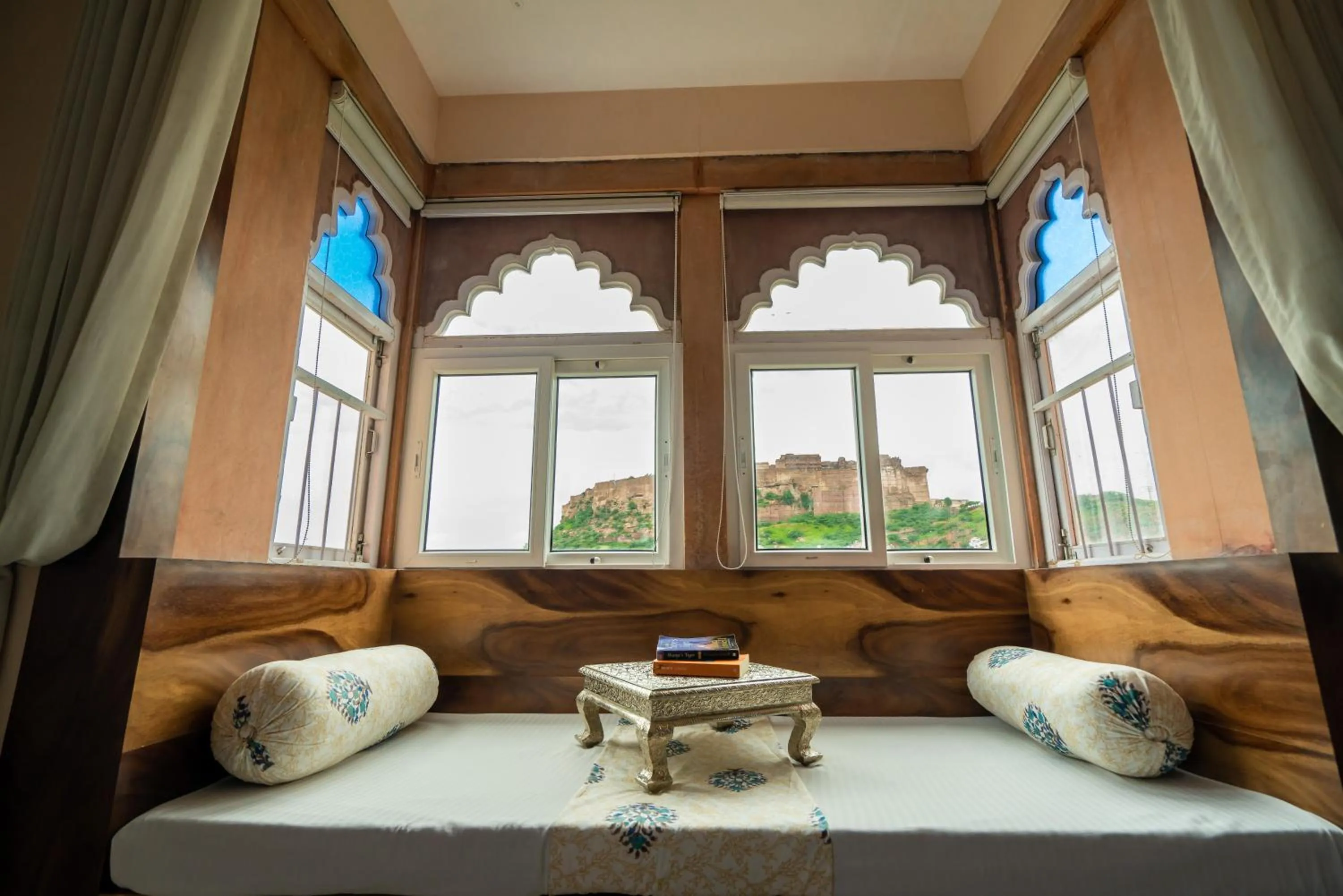 Bed in Kankariya Heritage