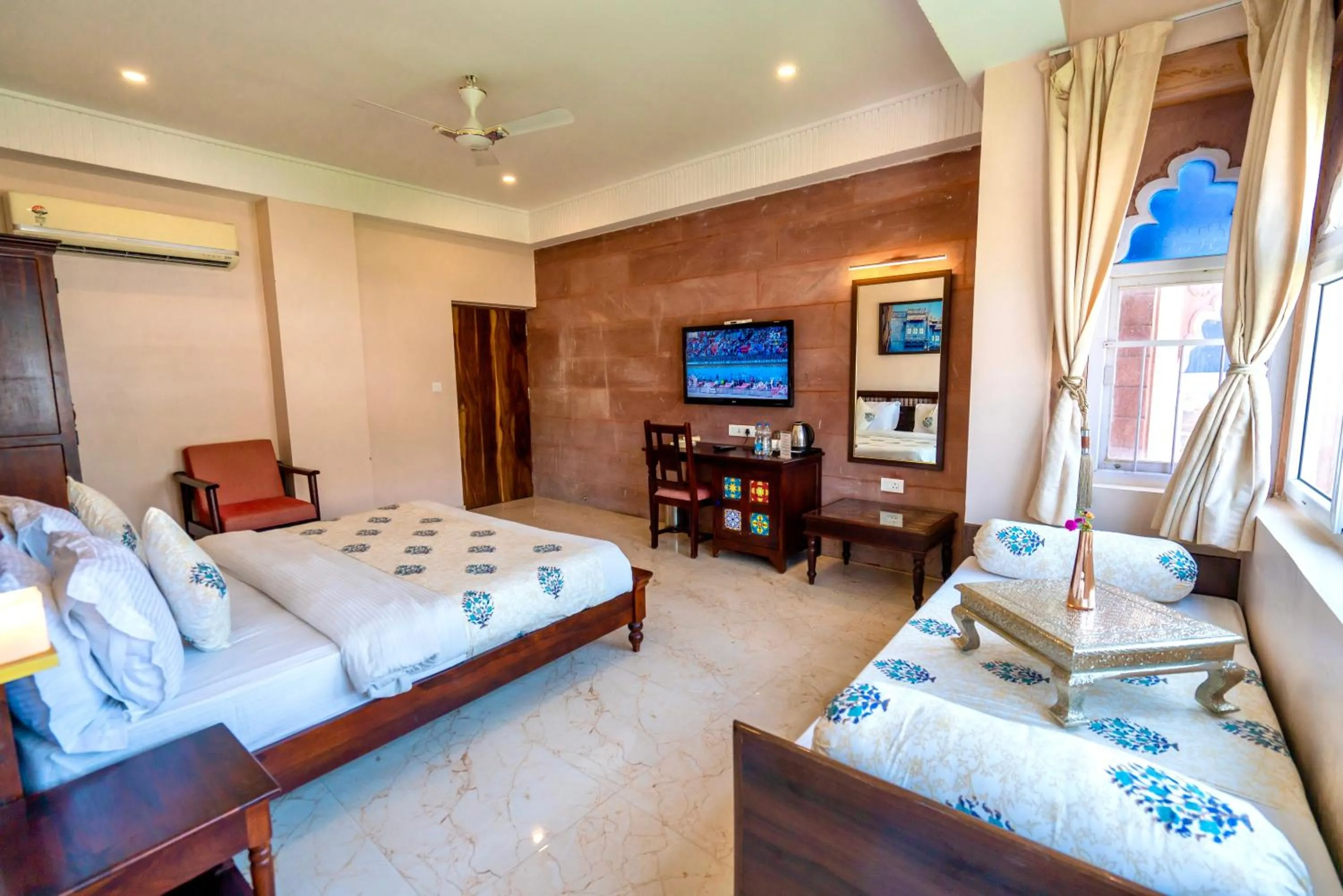 Bed in Kankariya Heritage