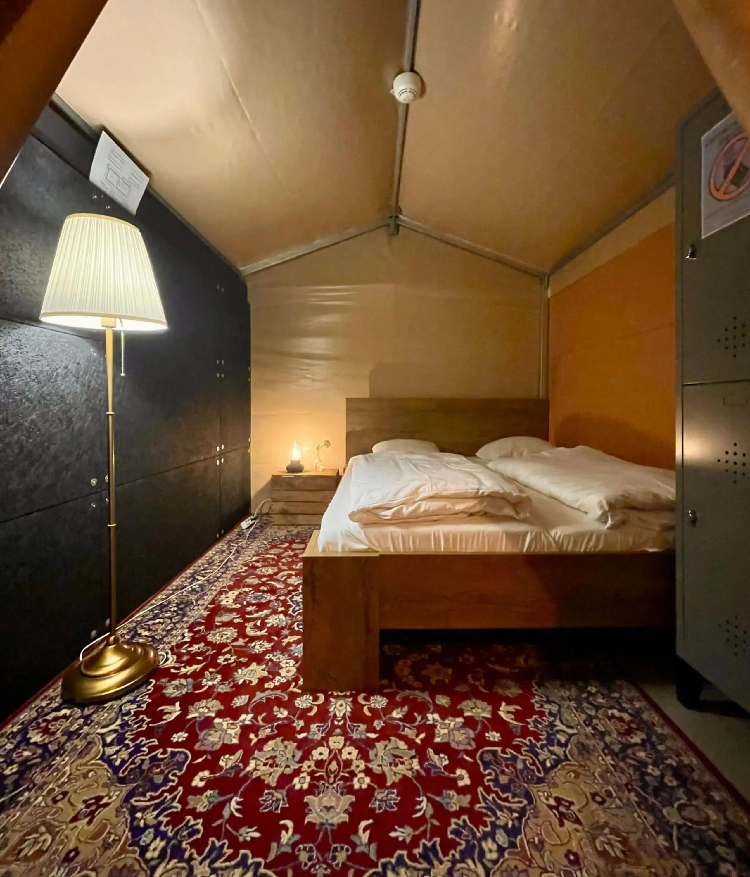 Private Double Tent in Urban Camper Hostel & Bar Private Double Tent in Urban Camper Hostel & Bar