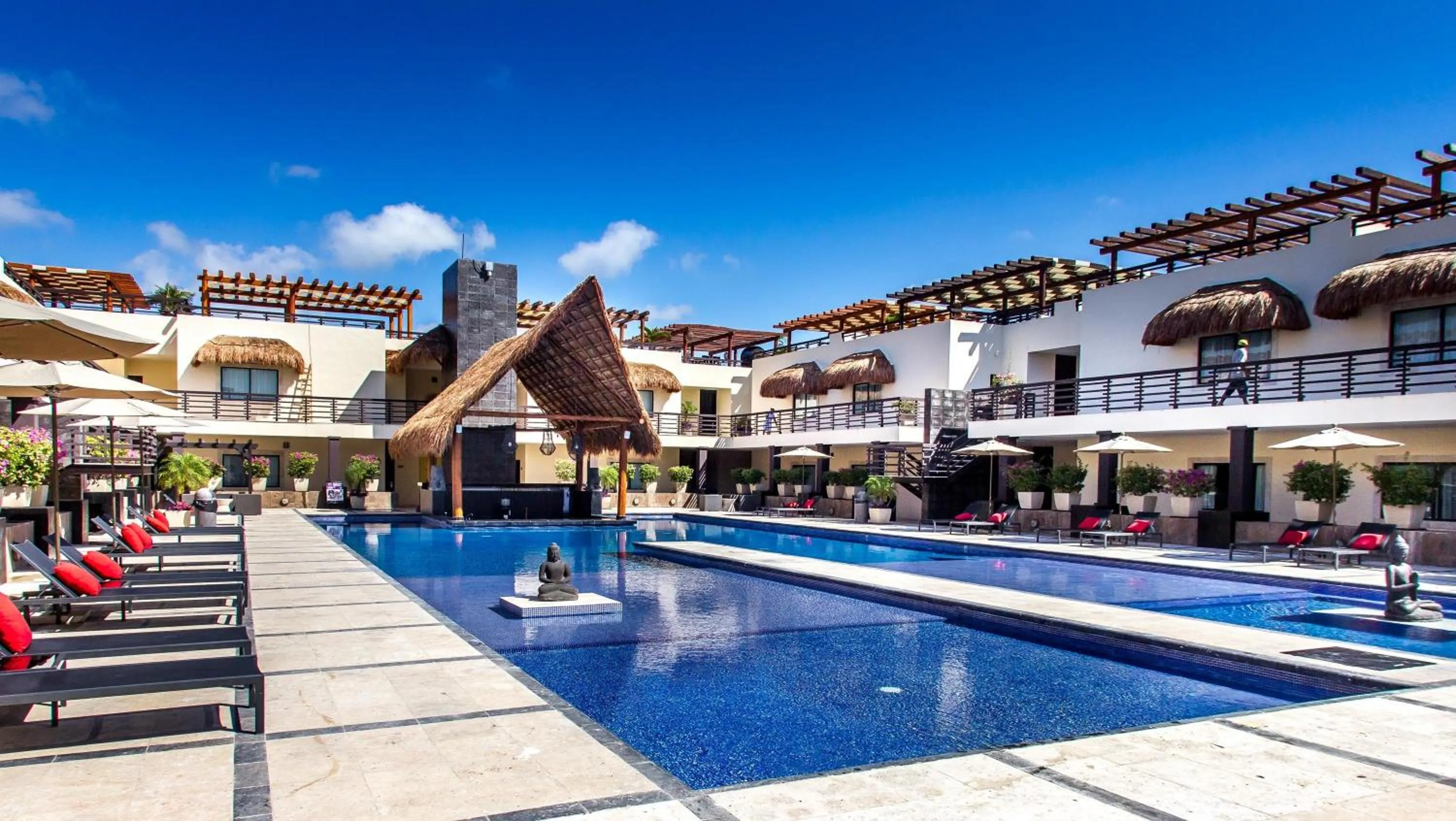 Facade/entrance in Aldea Beachside Condo by BVR