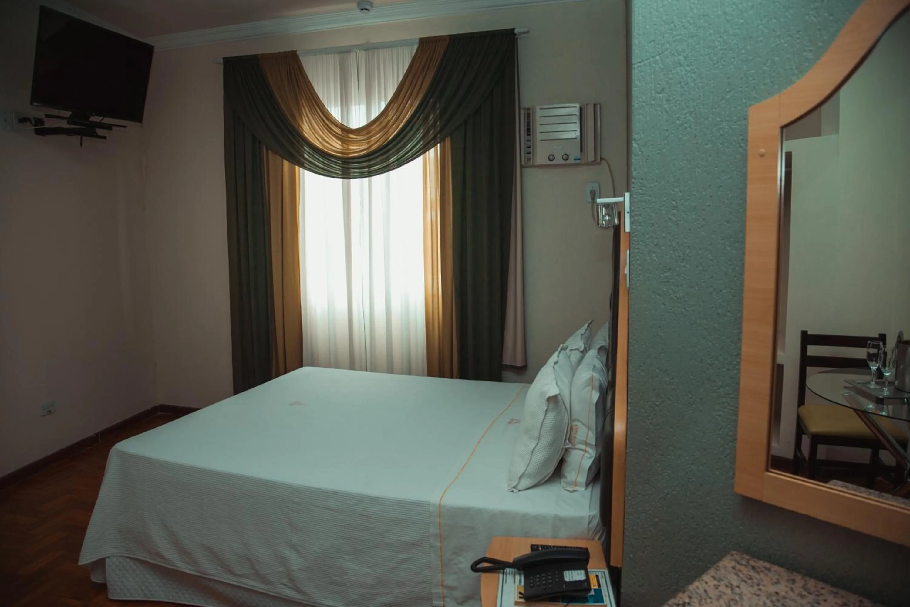 Photo of the whole room, Bed in Hotel Meri