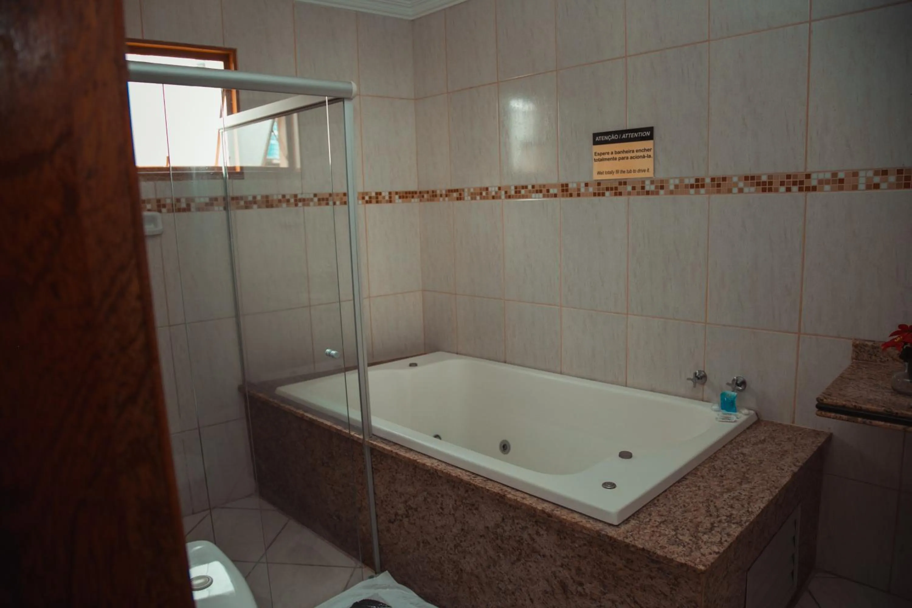 Hot Tub in Hotel Meri