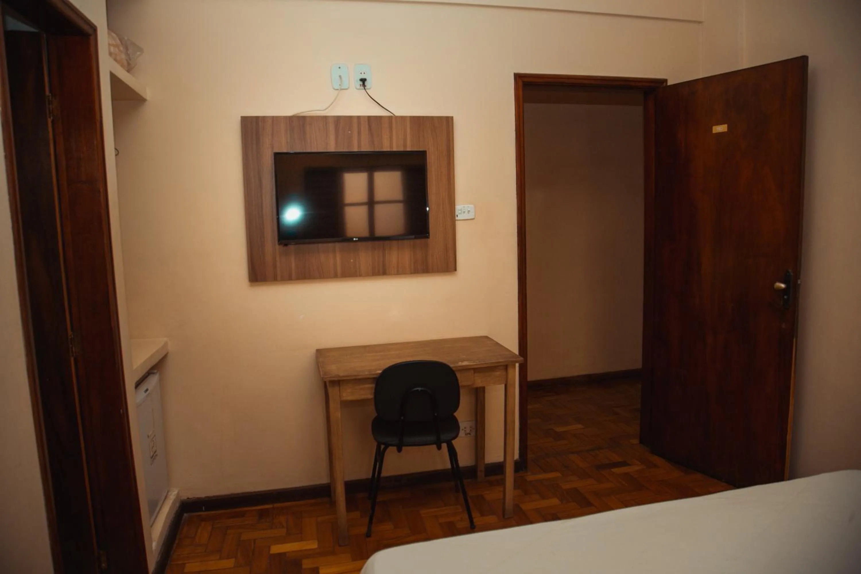 Photo of the whole room in Hotel Meri