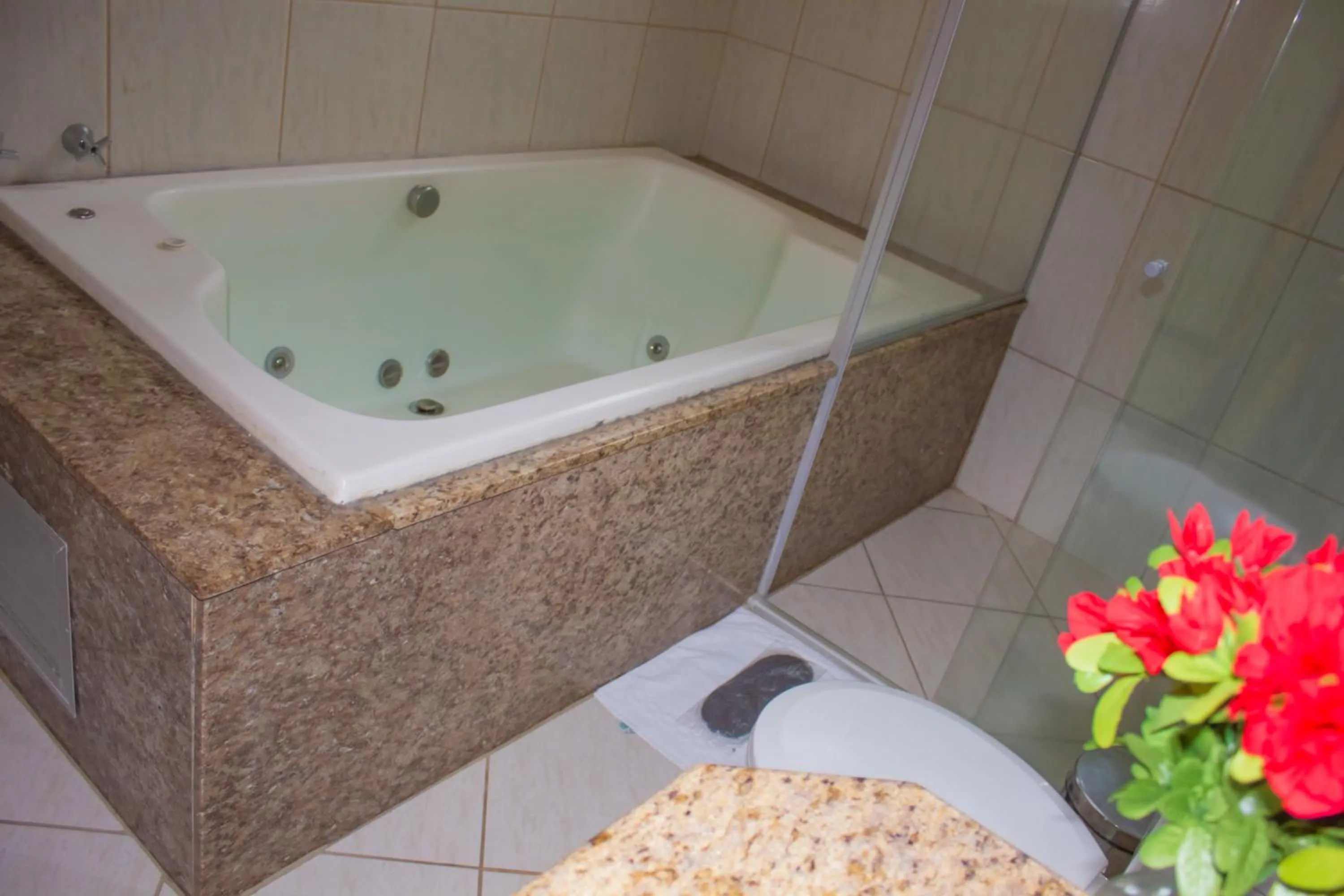 Hot Tub in Hotel Meri