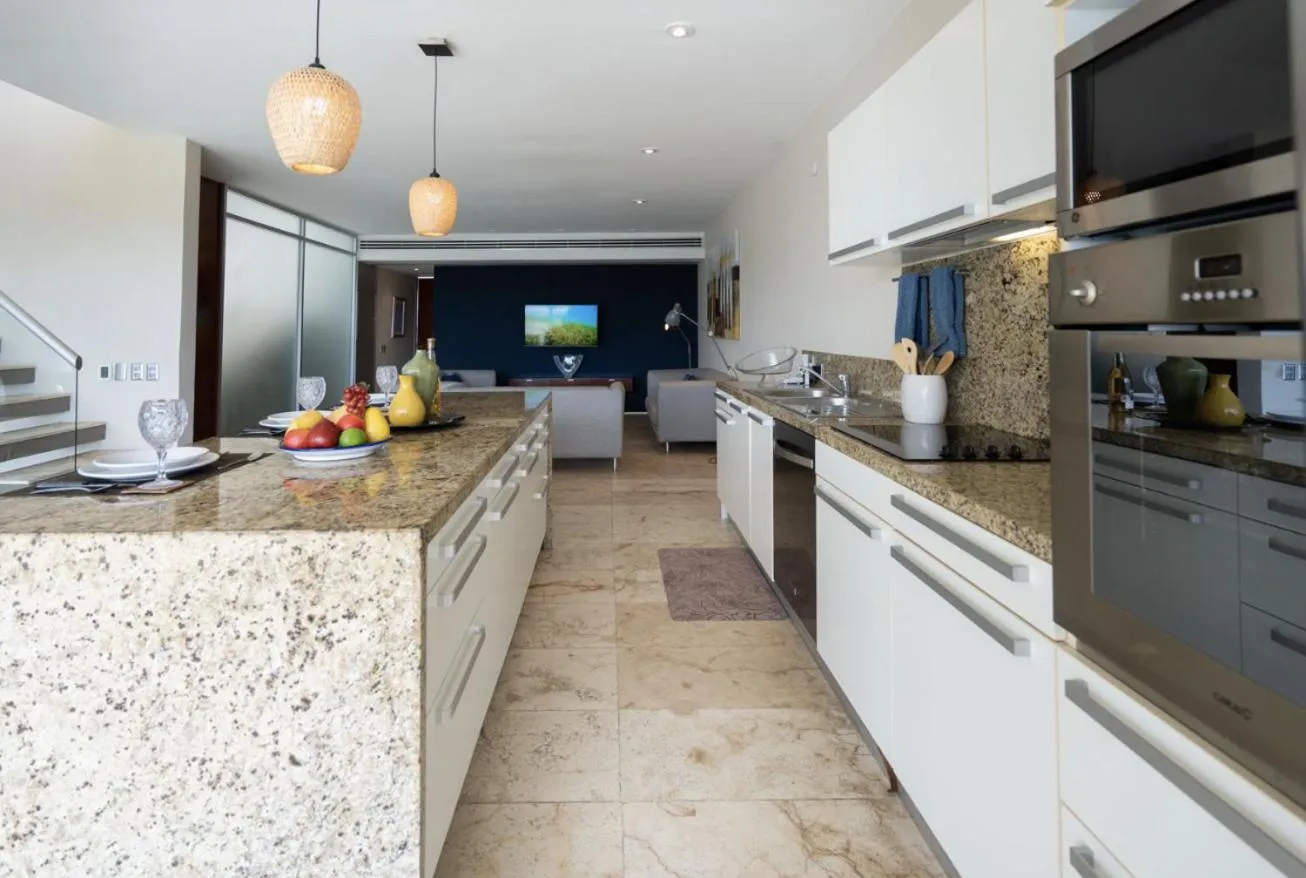 Kitchen or kitchenette in Magia Beachside Apartment by BVR