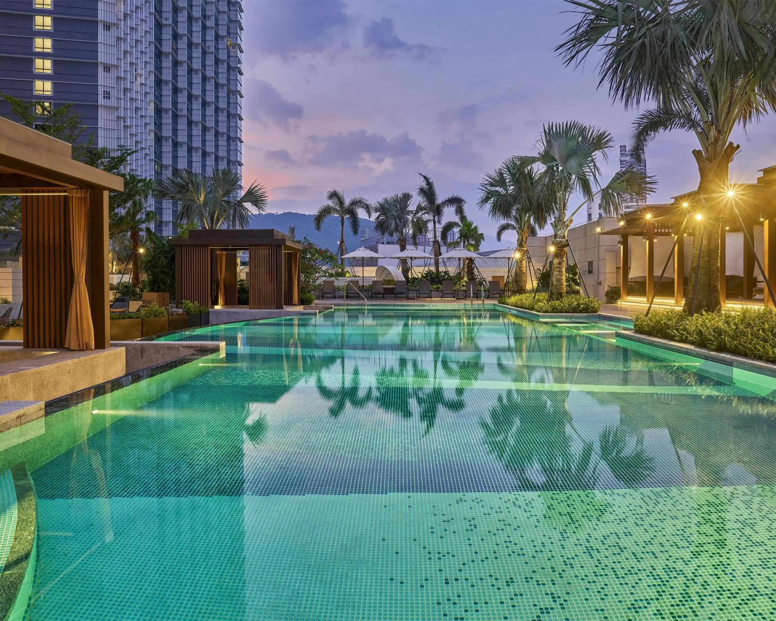 Swimming pool in Hyatt Regency Shenzhen Yantian