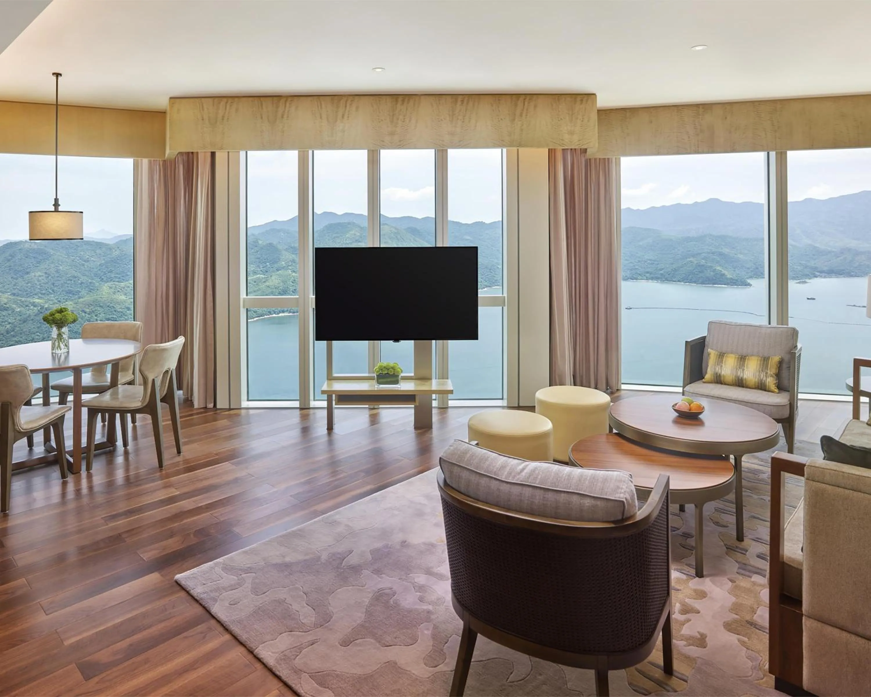 Photo of the whole room in Hyatt Regency Shenzhen Yantian