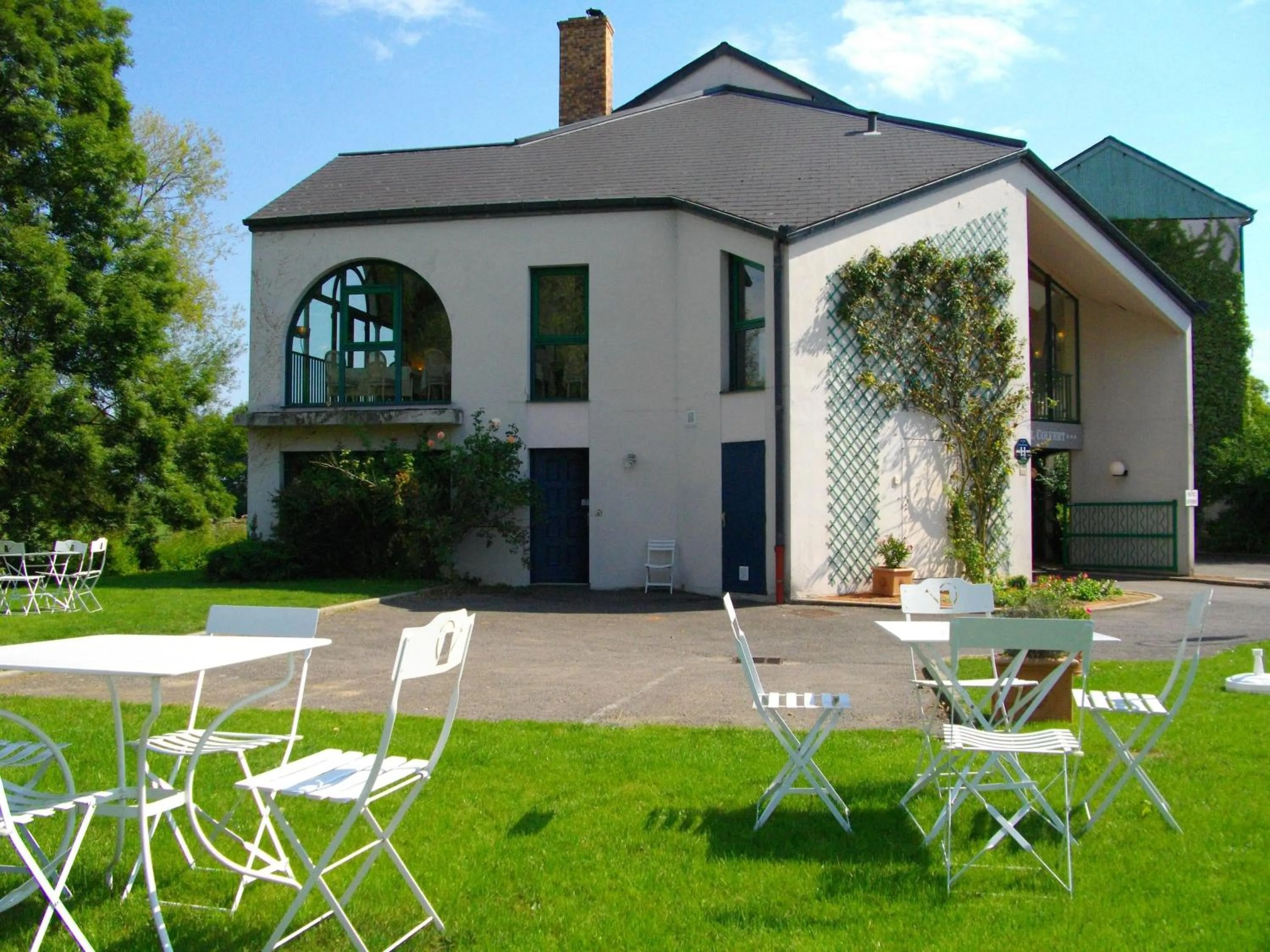 Facade/entrance in Golf Hotel Colvert - Room Service Disponible