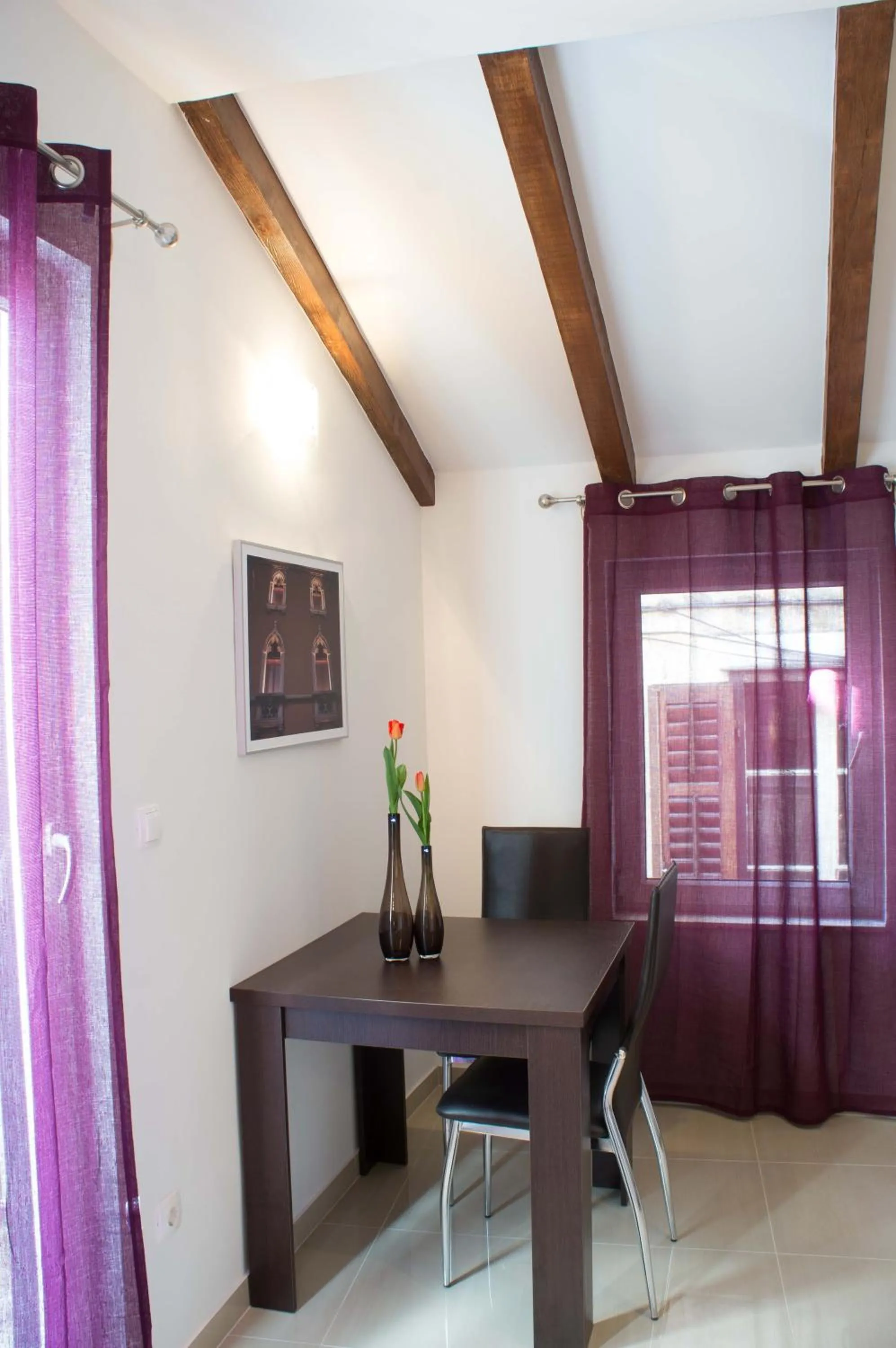 Dining area in Split Allure Apartments