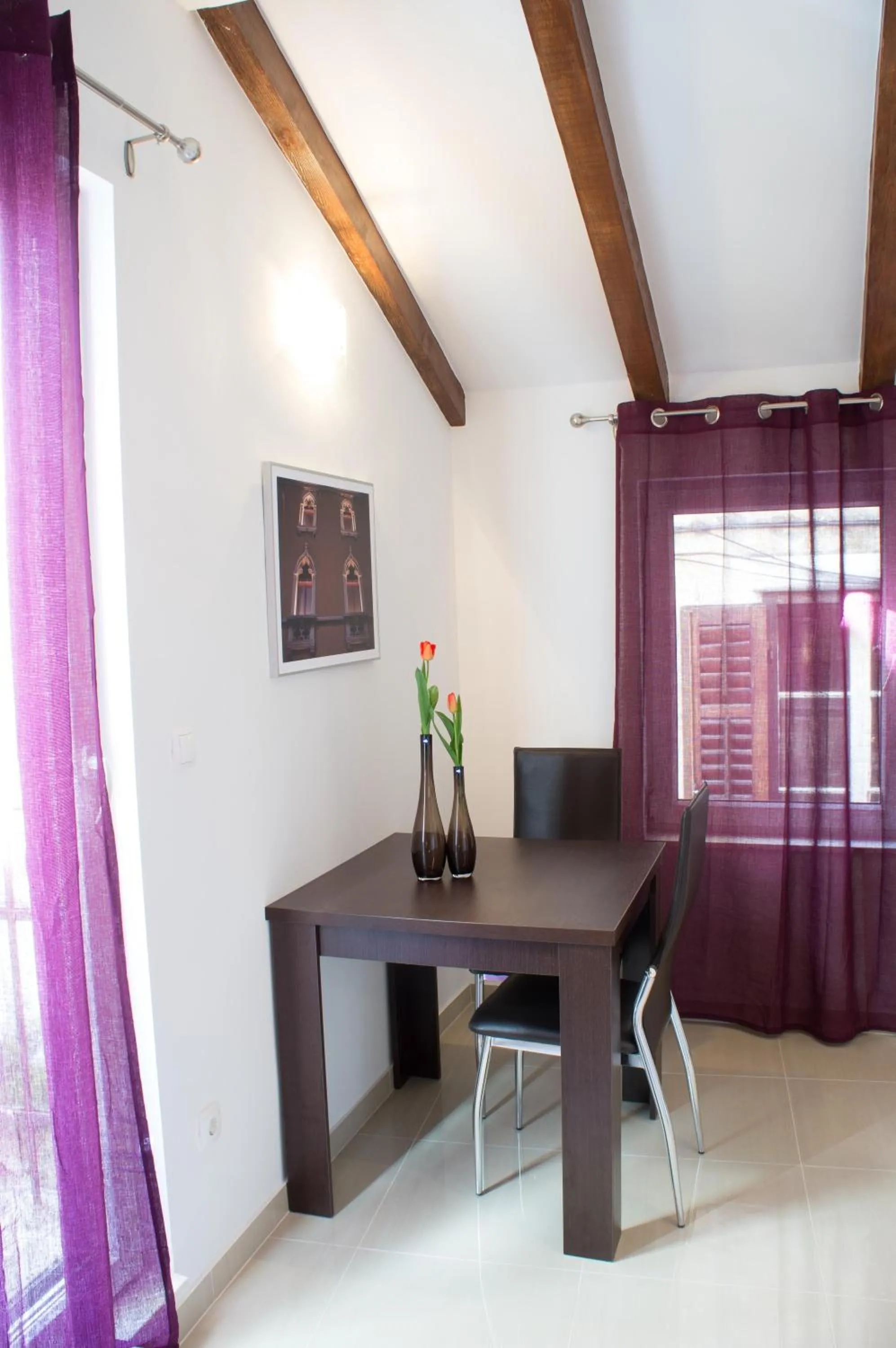 Dining area in Split Allure Apartments