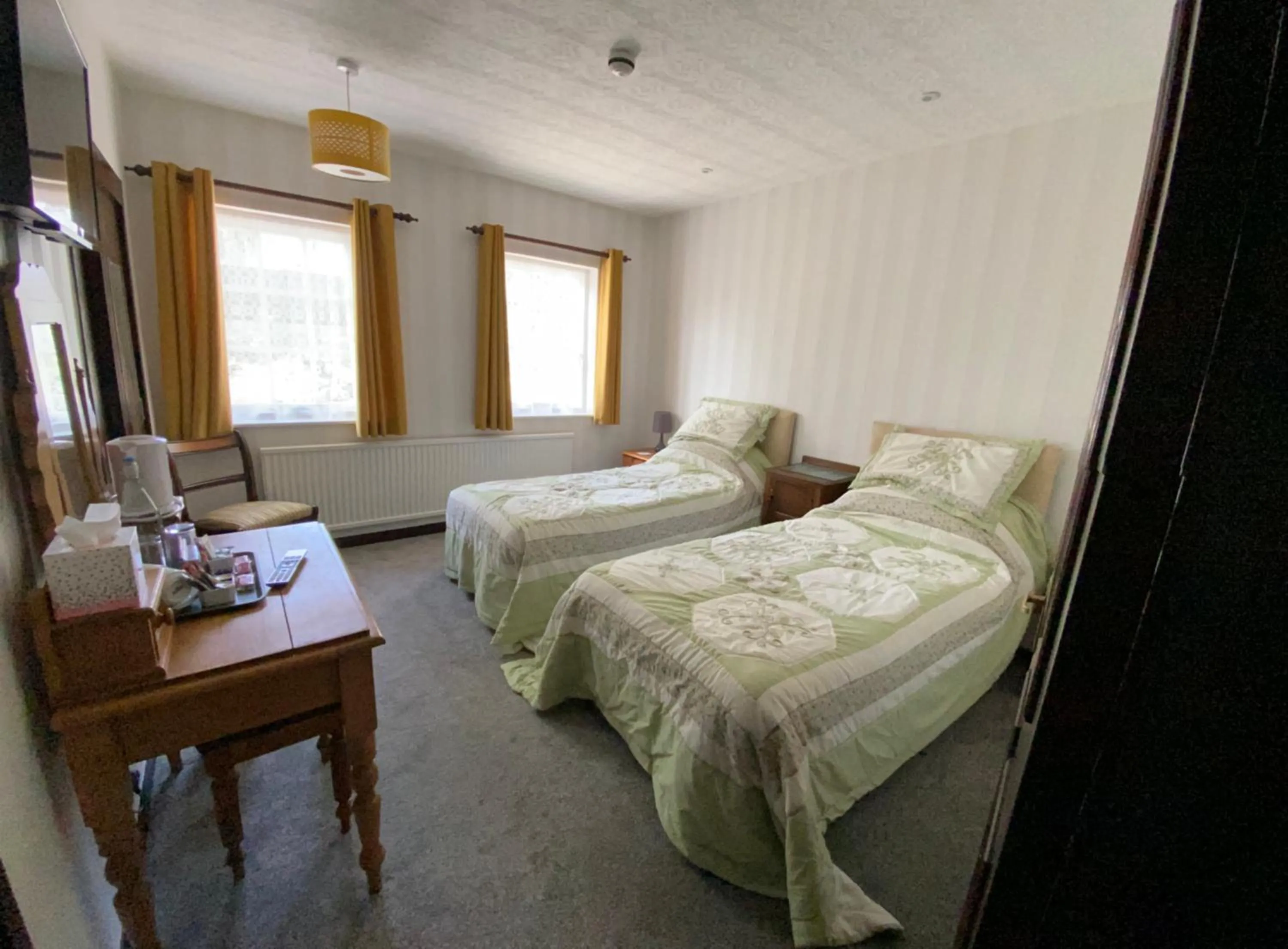 Bedroom, Bed in The Griffin Llyswen