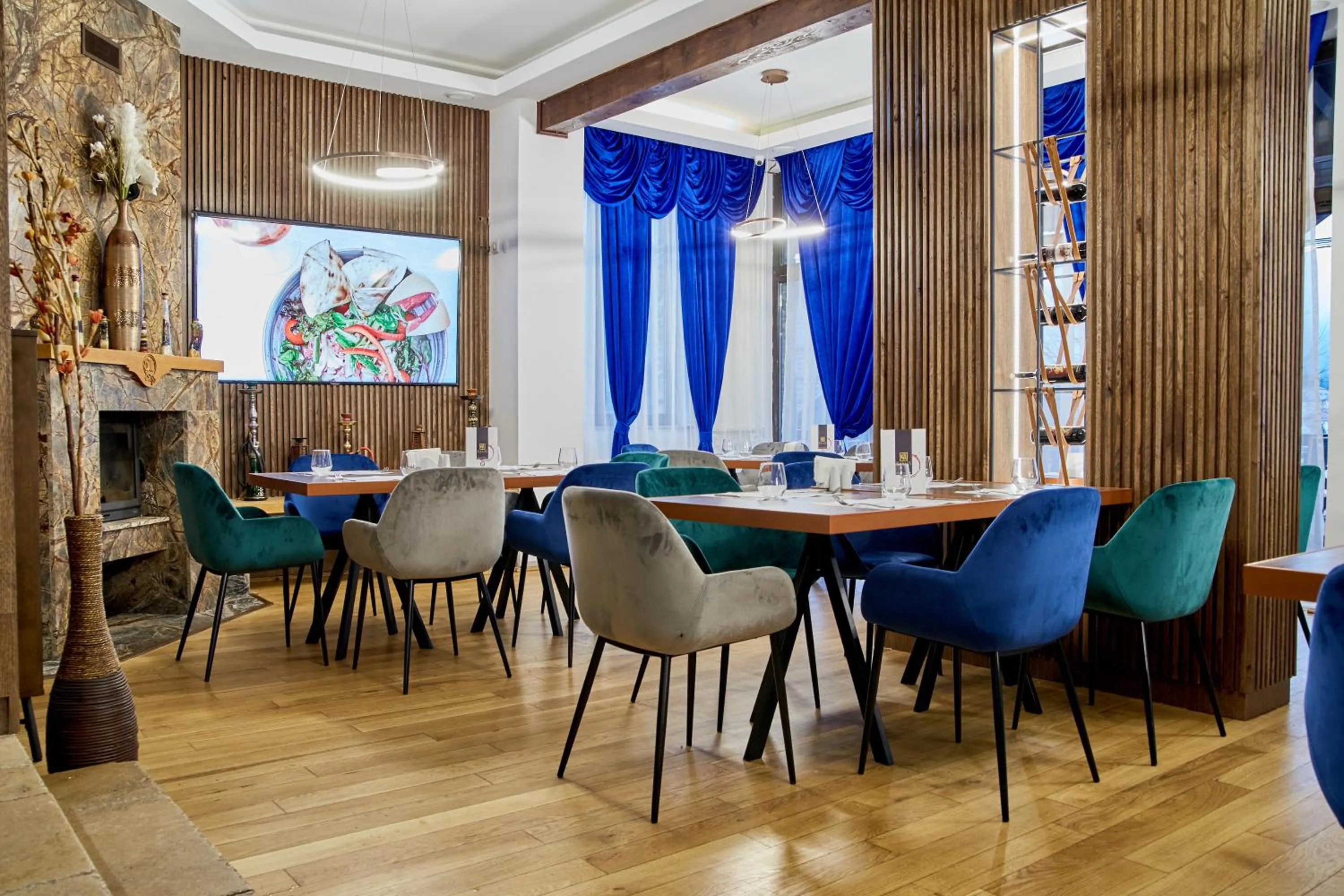 Restaurant/places to eat in Kayus