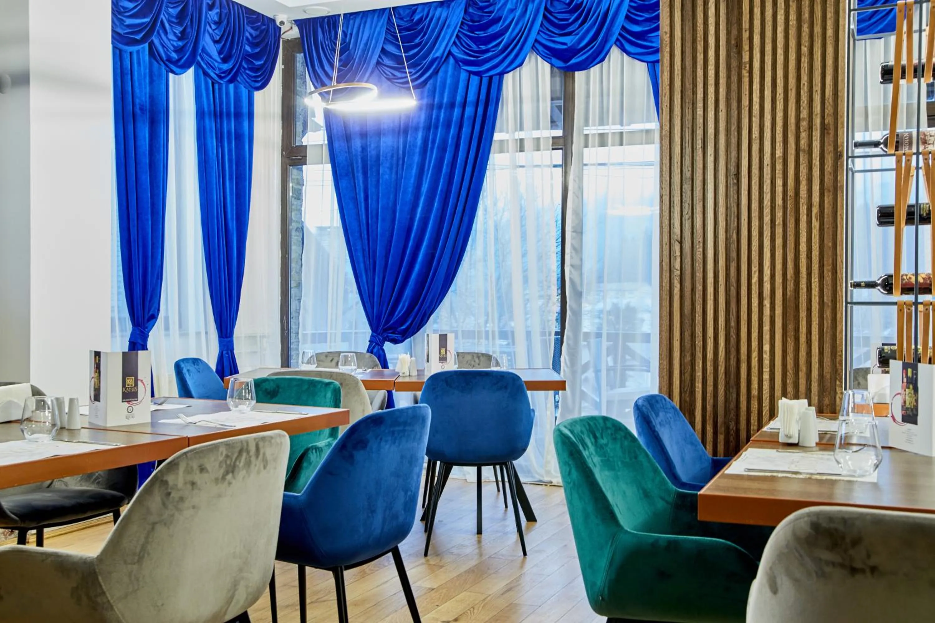 Restaurant/places to eat in Kayus