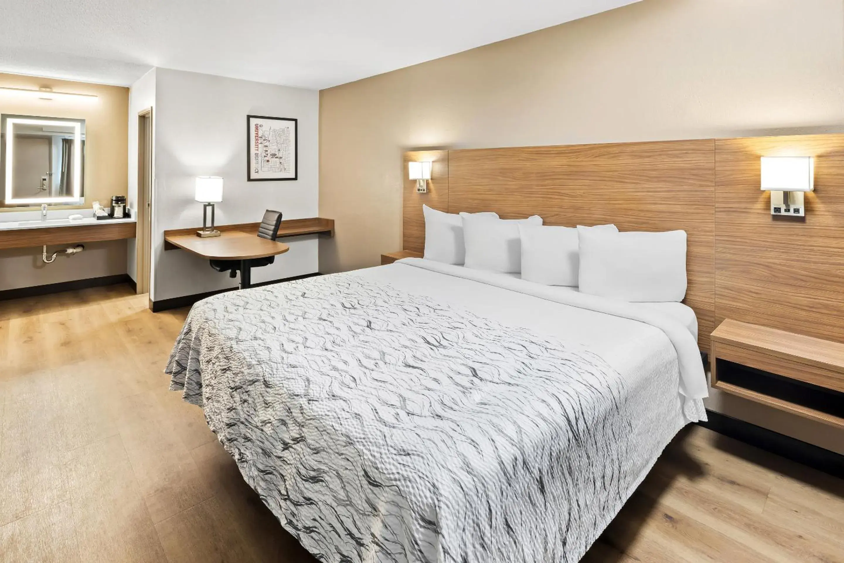 Premium King Room Disability Access Smoke Free (Upgraded Bedding & Snack) in Red Roof Inn PLUS+ Columbus-Ohio State University OSU Premium King Room Disability Access Smoke Free (Upgraded Bedding & Snack) in Red Roof Inn PLUS+ Columbus-Ohio State University OSU