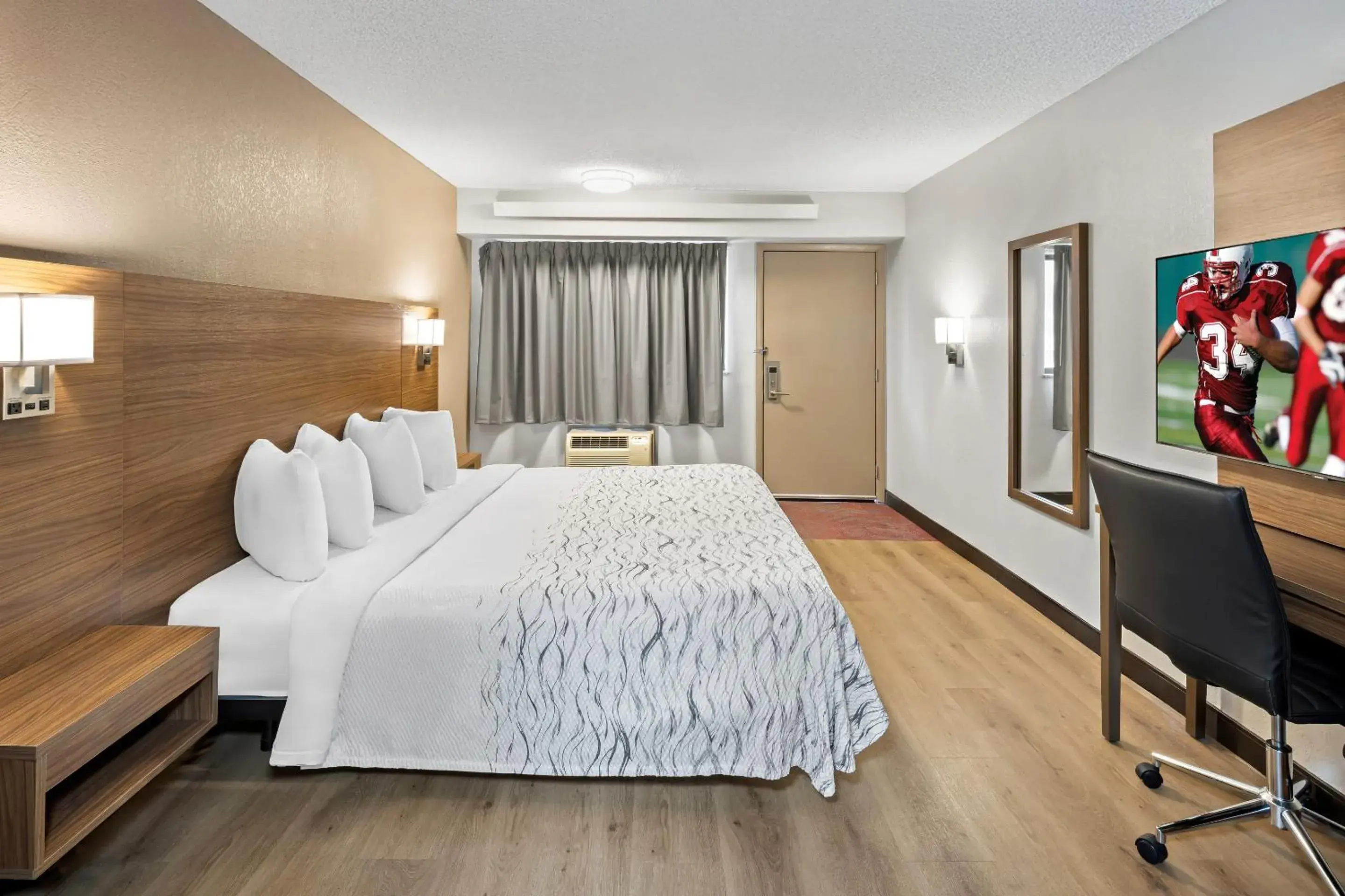 Superior Room Disability Access Smoke Free in Red Roof Inn PLUS+ Columbus-Ohio State University OSU Superior Room Disability Access Smoke Free in Red Roof Inn PLUS+ Columbus-Ohio State University OSU