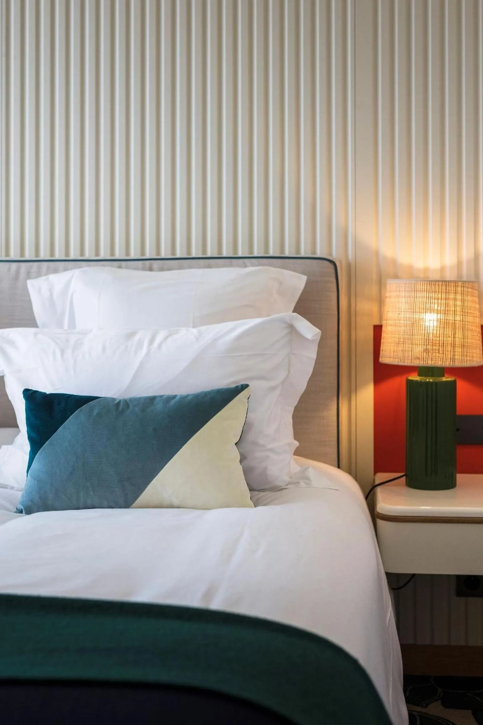 Bedroom, Bed in Hôtel Le Café de Paris