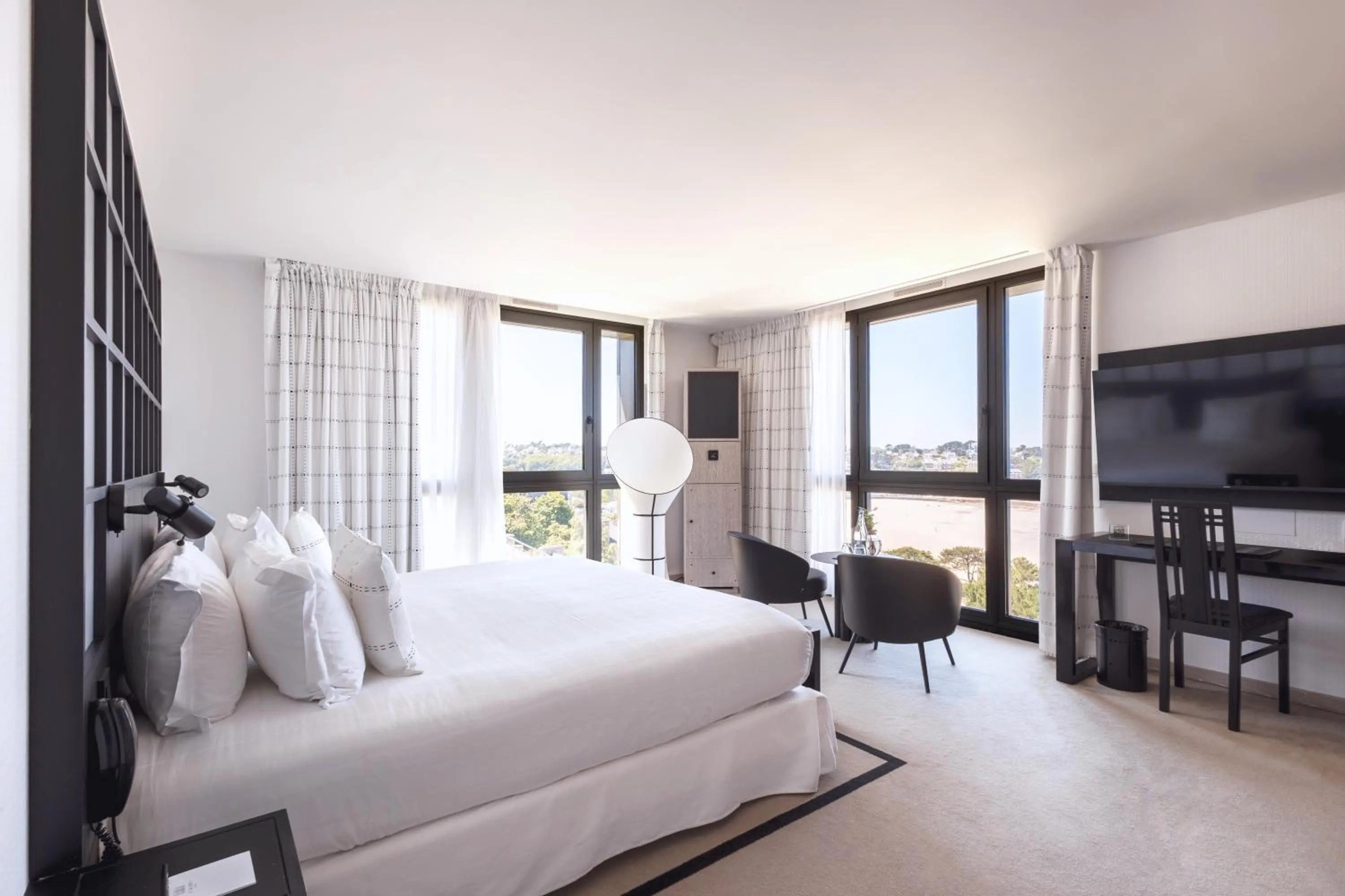 Photo of the whole room, Bed in L'Agapa Hôtel - Spa Codage