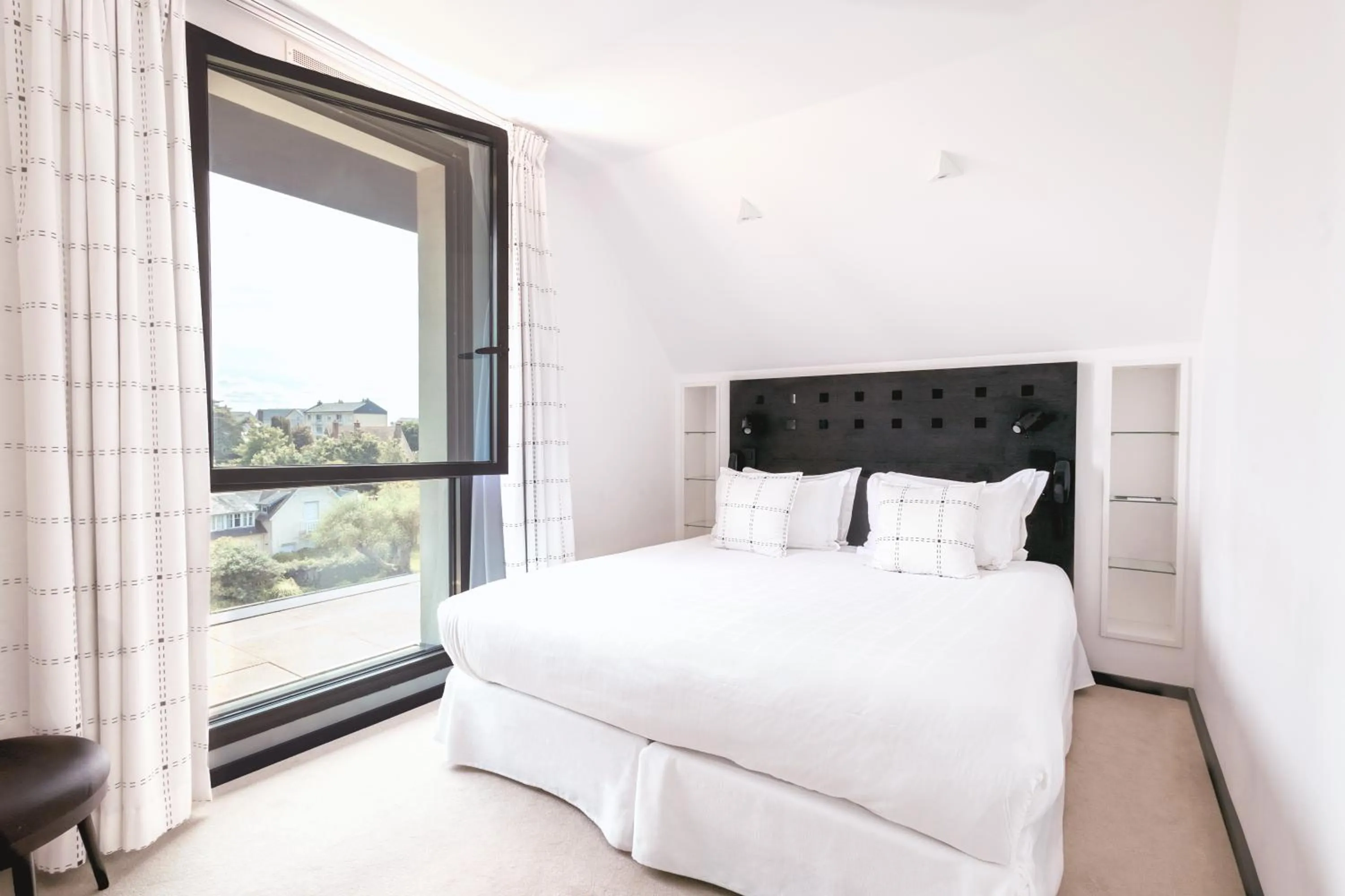 Bedroom, Bed in L'Agapa Hôtel - Spa Codage