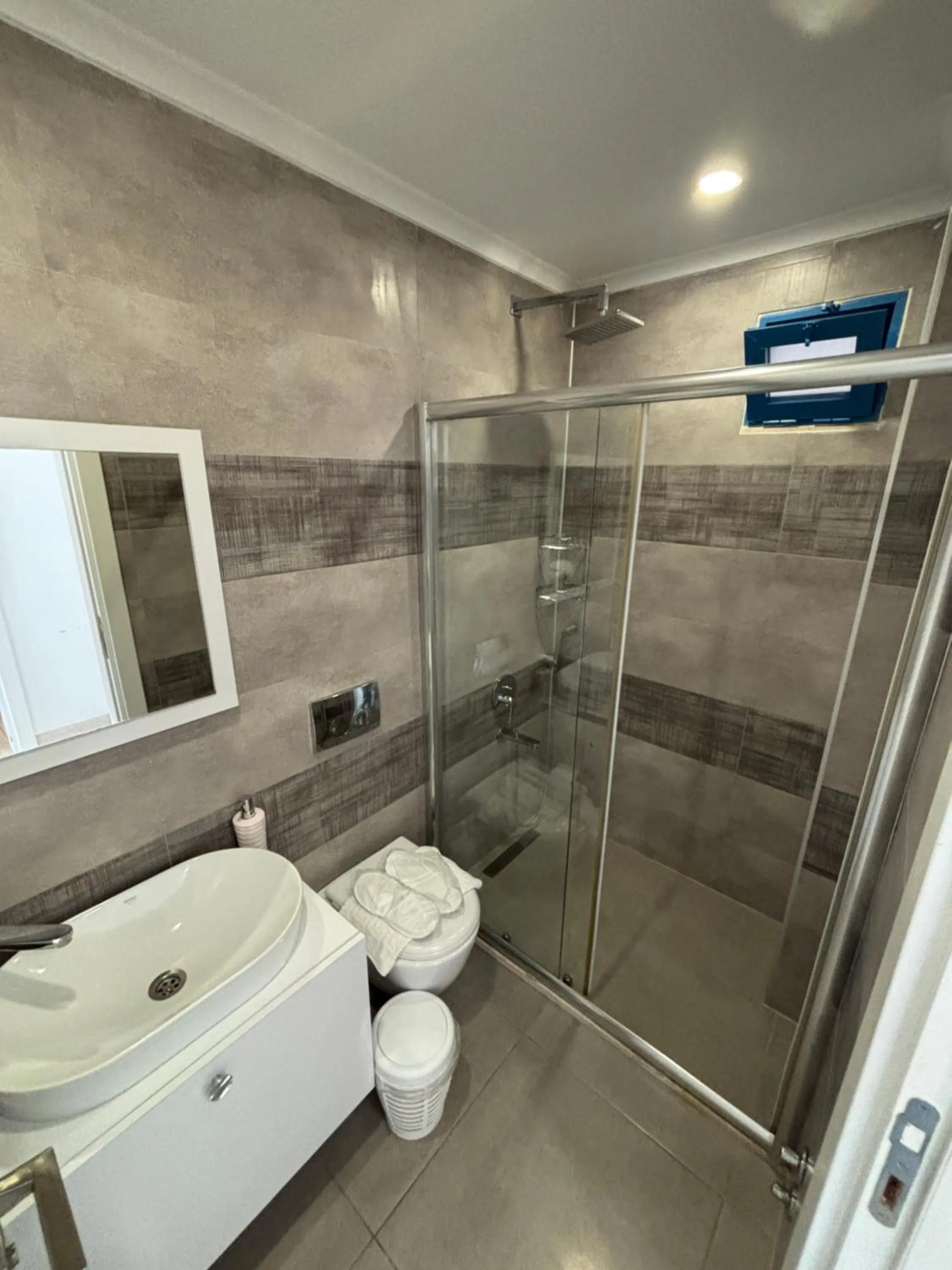 Shower in Carpediem Apart