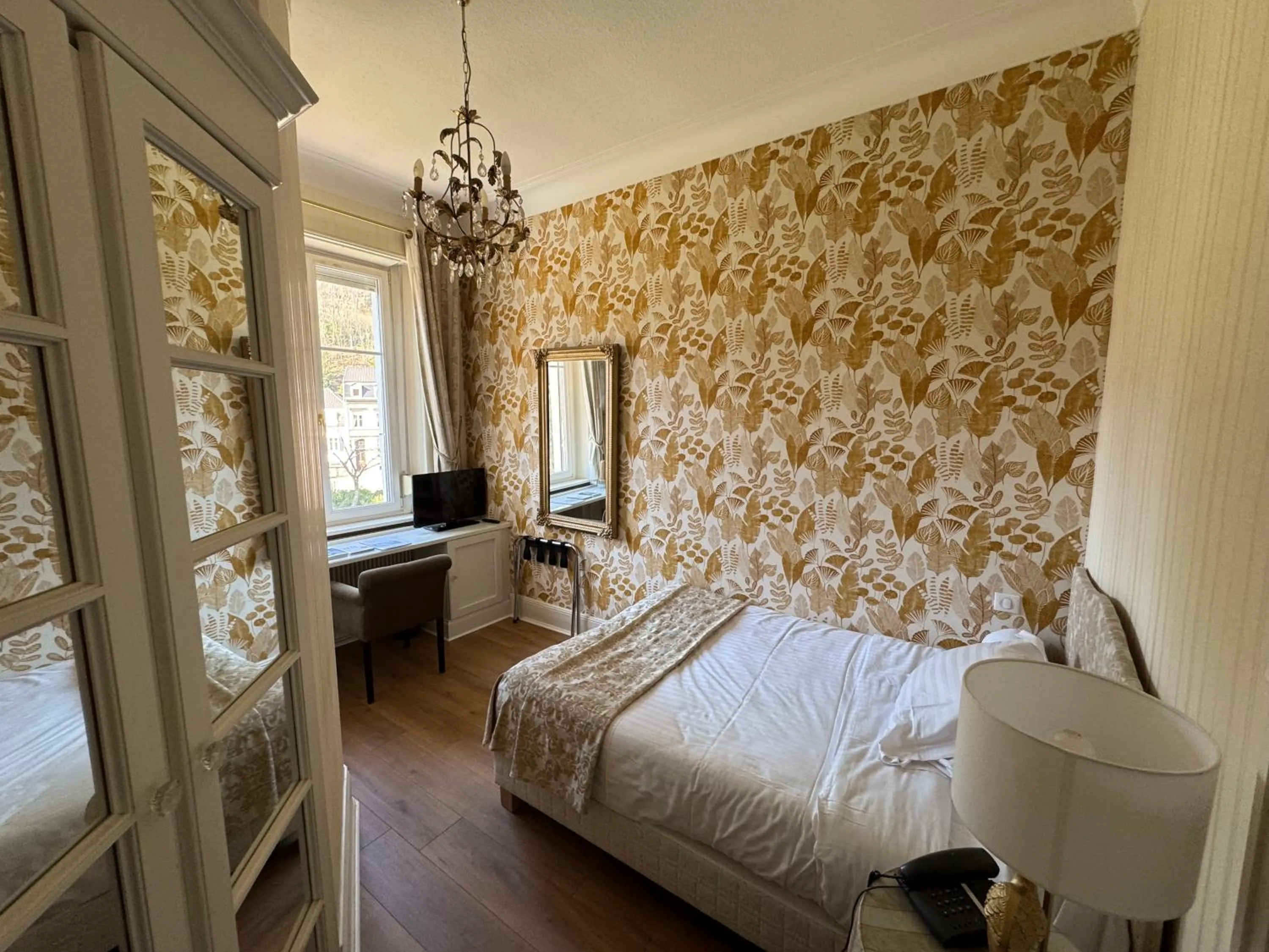 Bed in Hotel Restaurant Du Parc